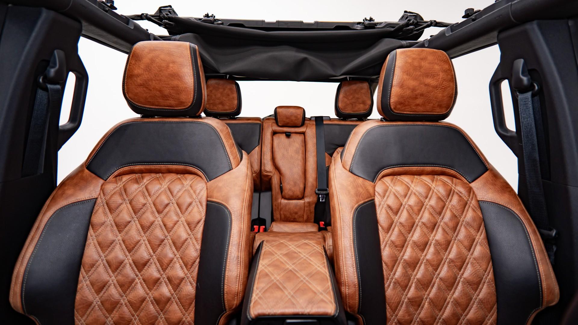 2025 FORD BRONCO 4X4 in Tan, photo 23 of 56