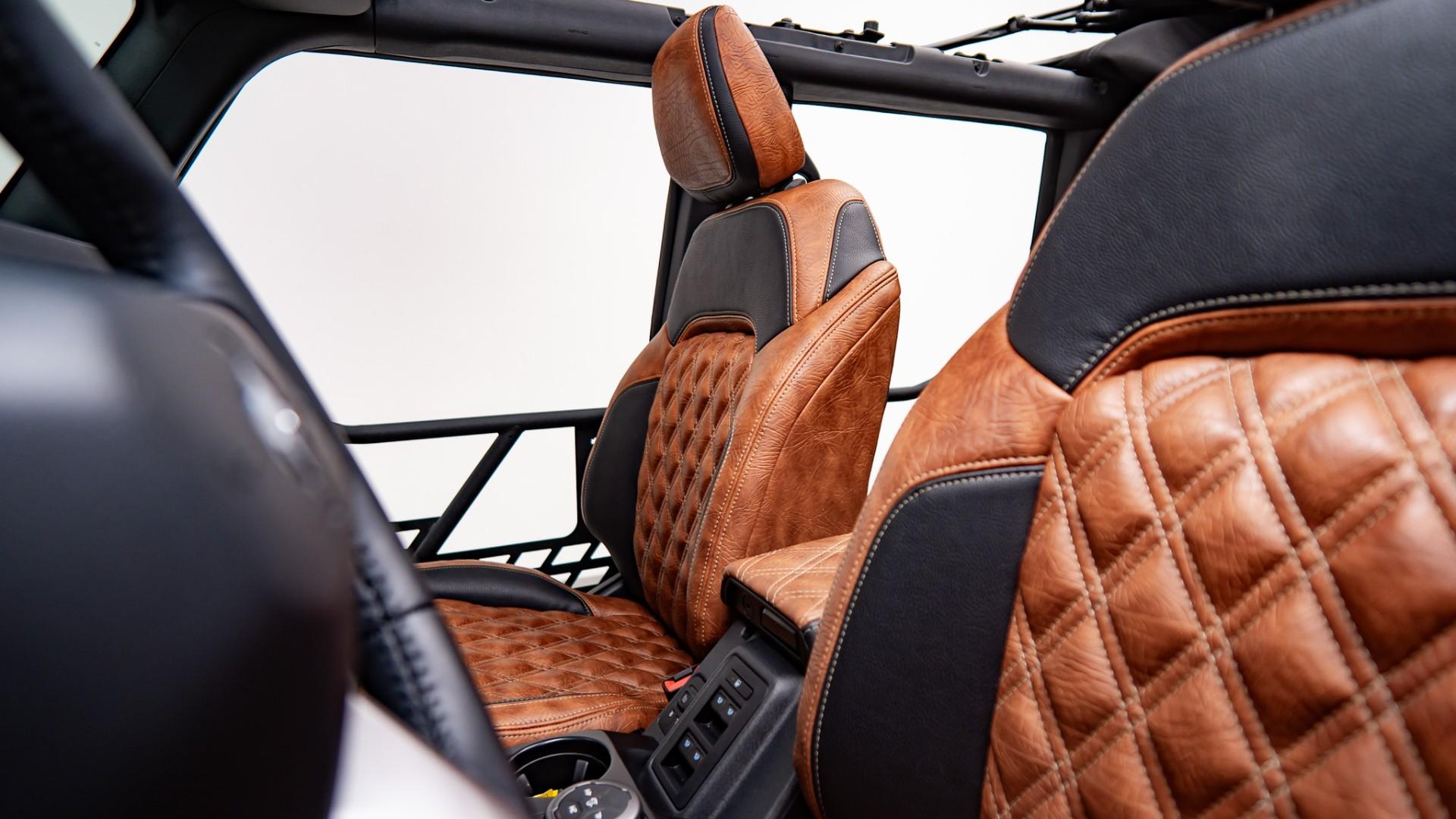 2025 FORD BRONCO 4X4 in Tan, photo 26 of 56