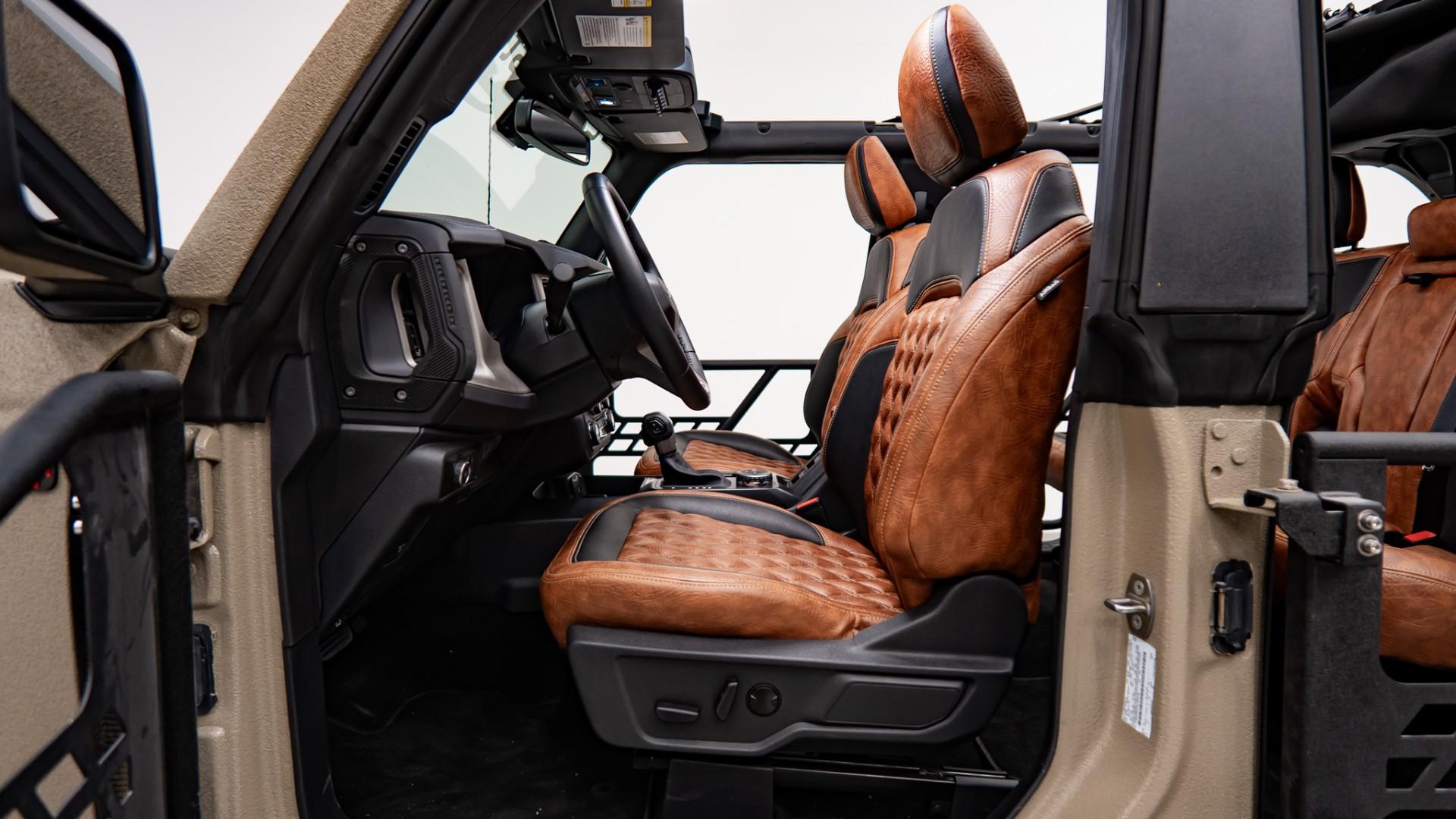 2025 FORD BRONCO 4X4 in Tan, photo 27 of 56