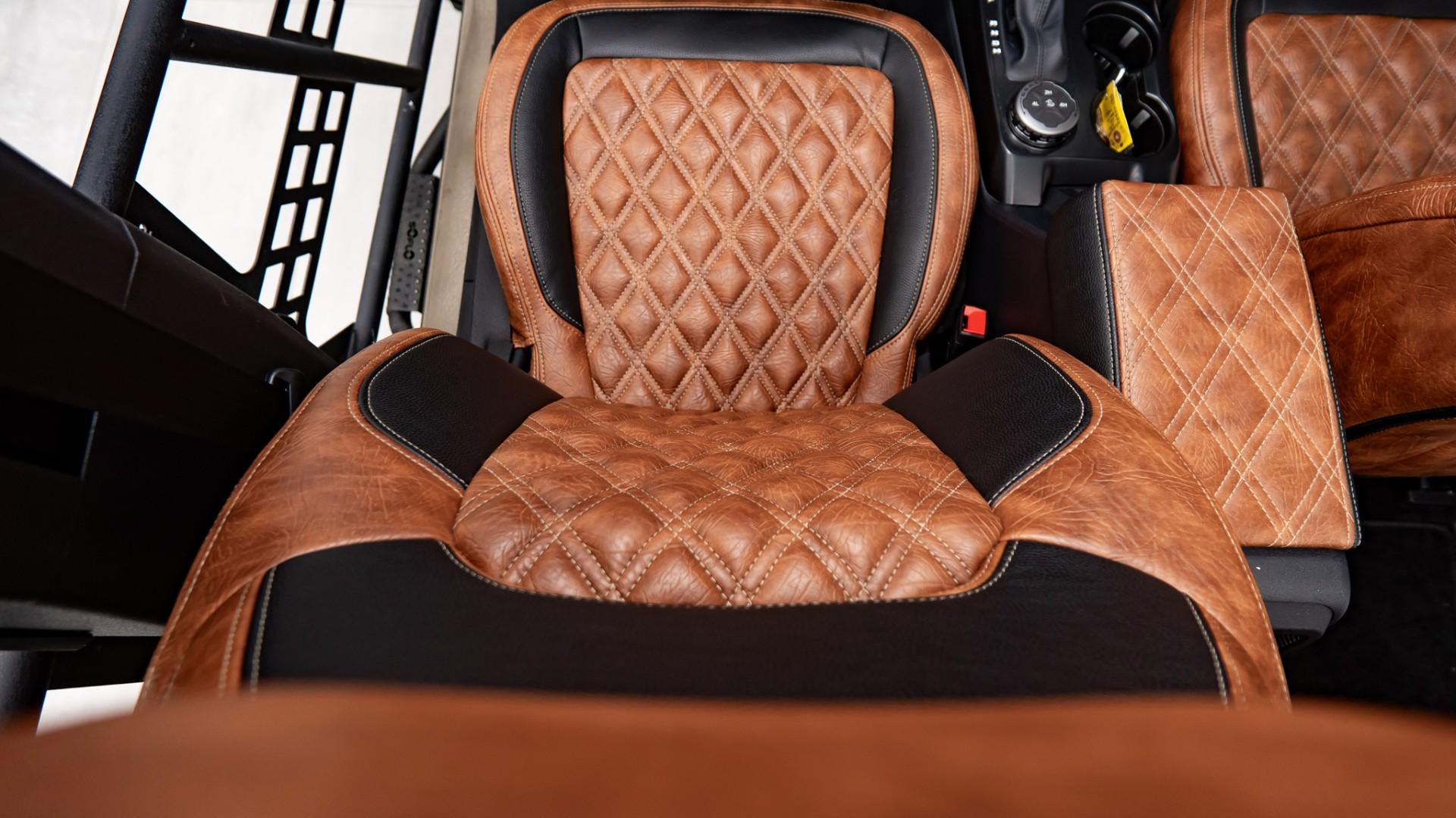 2025 FORD BRONCO 4X4 in Tan, photo 29 of 56