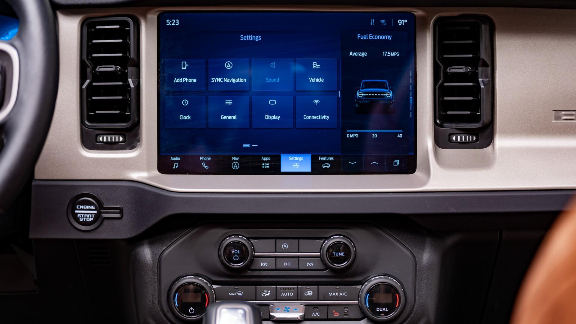 2025 FORD BRONCO 4X4 in Tan, photo 33 of 56