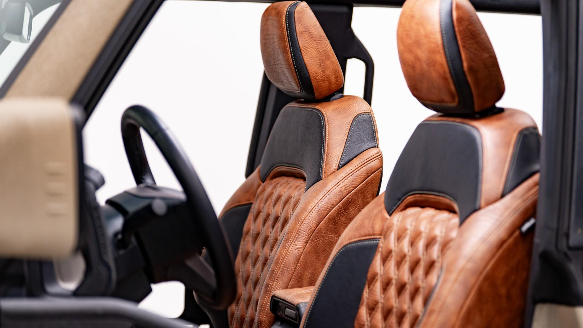 2025 FORD BRONCO 4X4 in Tan, photo 40 of 56