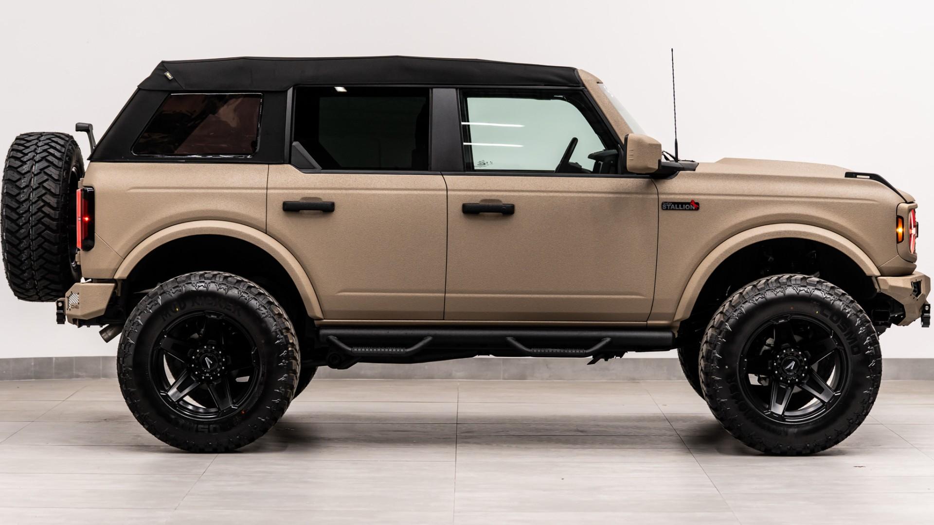 2025 FORD BRONCO 4X4 in Tan, photo 10 of 56