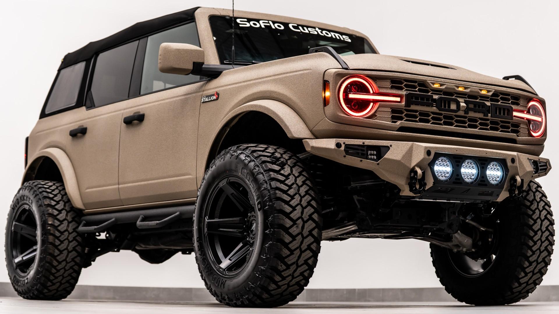 2025 FORD BRONCO 4X4 in Tan, photo 9 of 56