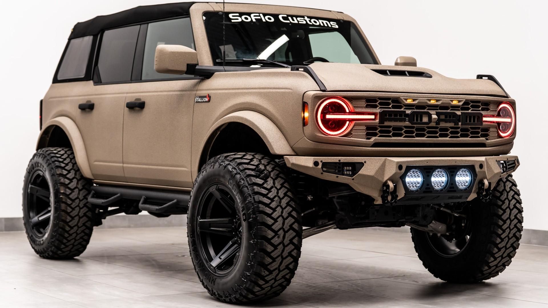 2025 FORD BRONCO 4X4 in Tan, photo 3 of 56