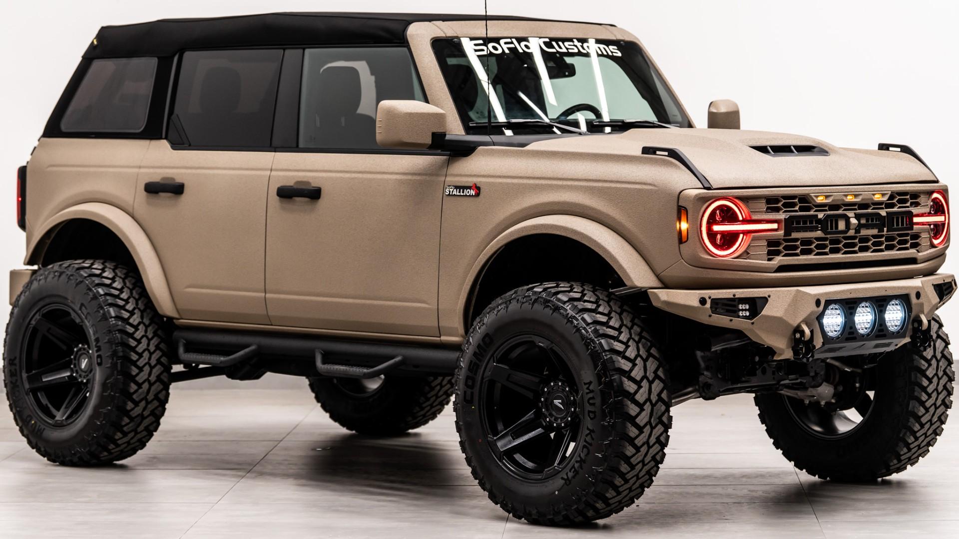 2025 FORD BRONCO 4X4 in Tan, photo 8 of 56