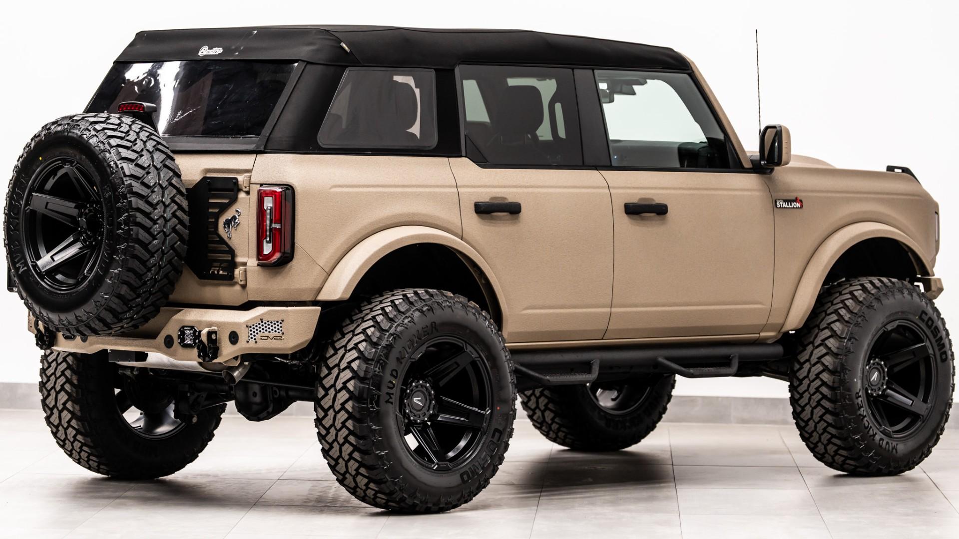 2025 FORD BRONCO 4X4 in Tan, photo 11 of 56