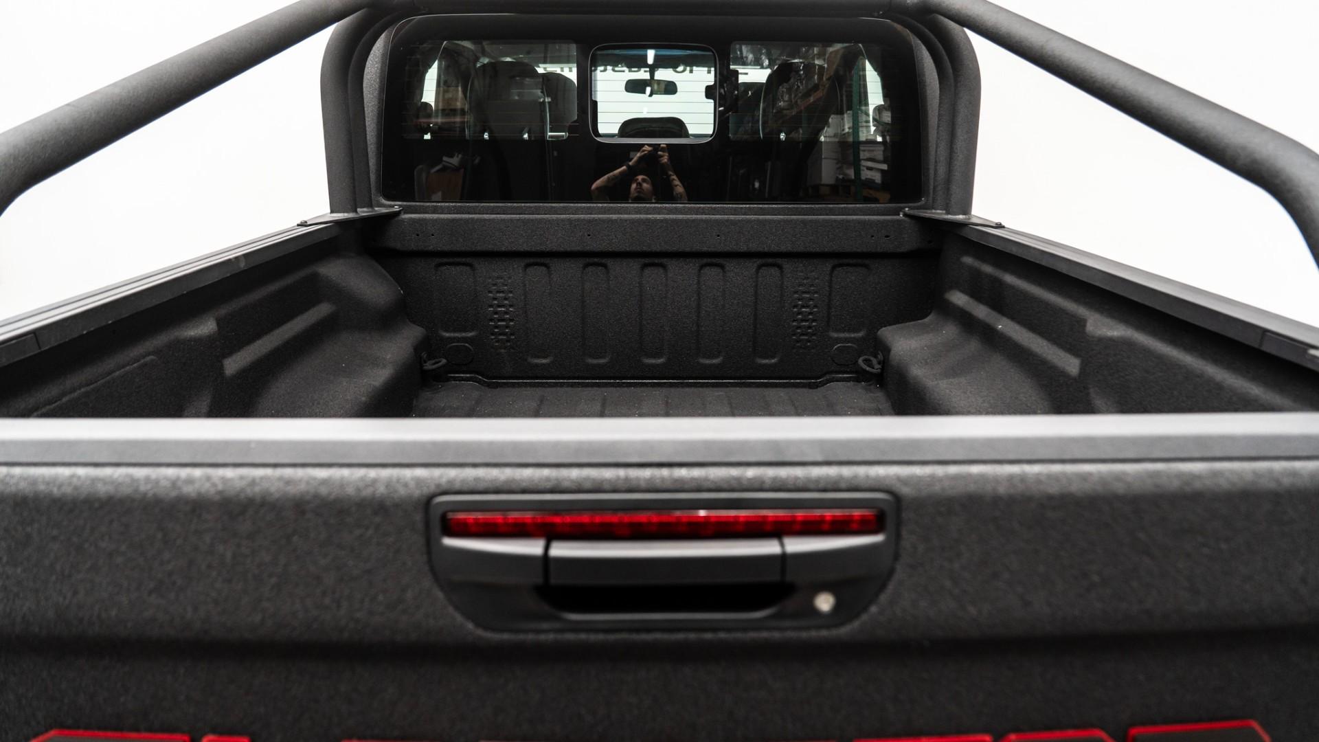 2026 JEEP GLADIATOR 4X4 in Black, photo 13 of 55