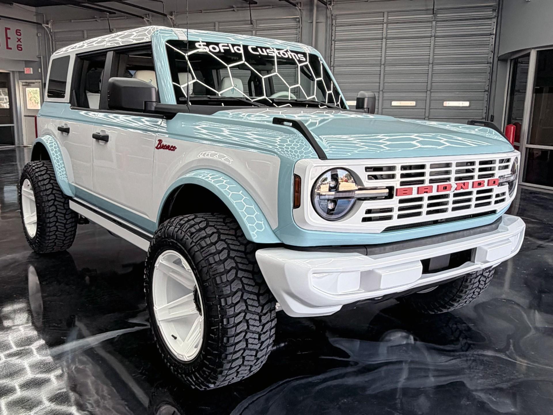 2026 FORD BRONCO 4X4 in Baby Blue, photo 3 of 41