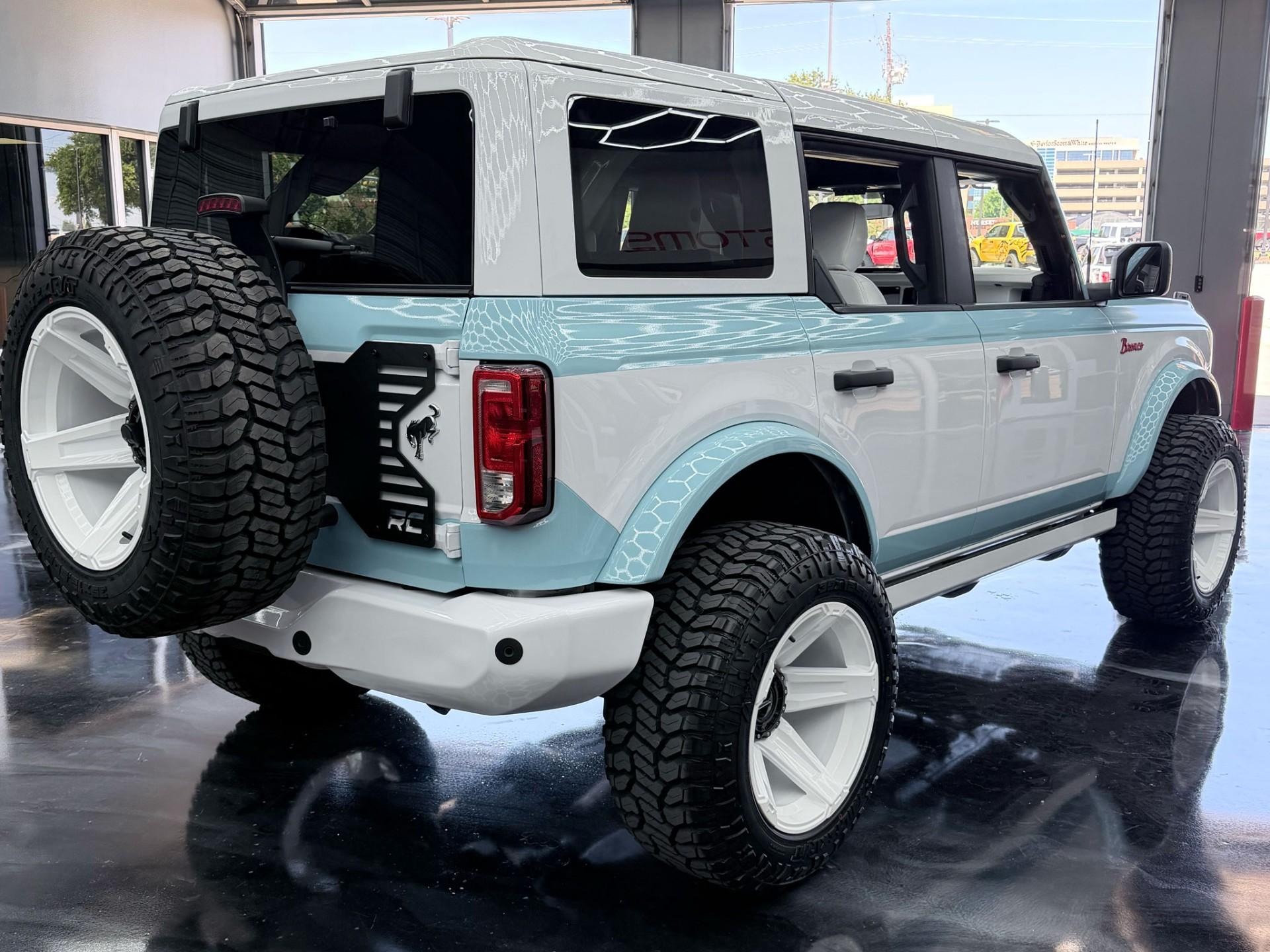 2026 FORD BRONCO 4X4 in Baby Blue, photo 4 of 41