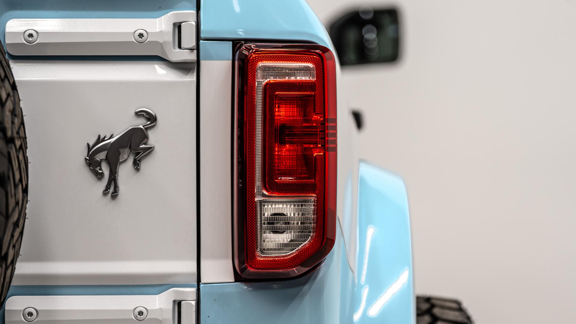 2026 FORD BRONCO 4X4 in Baby Blue, photo 19 of 41
