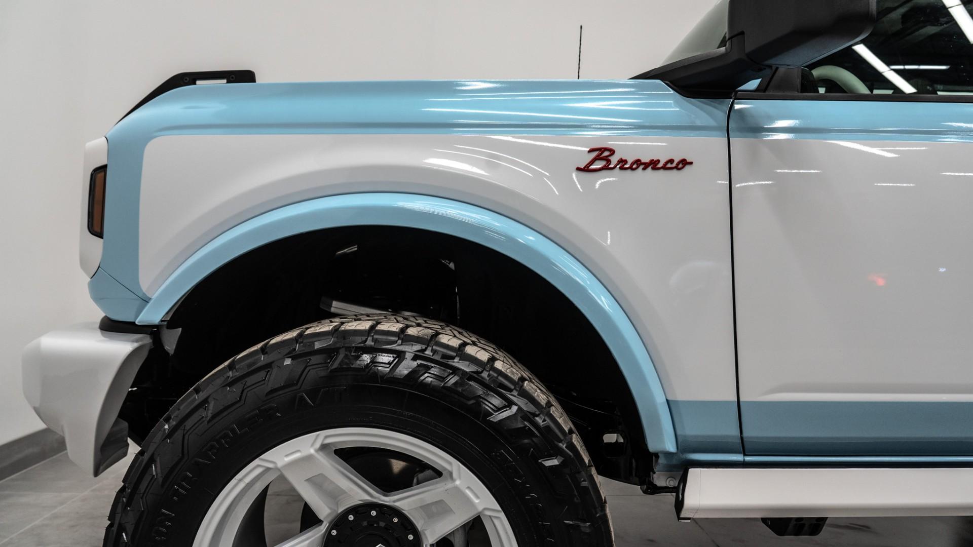 2026 FORD BRONCO 4X4 in Baby Blue, photo 23 of 41