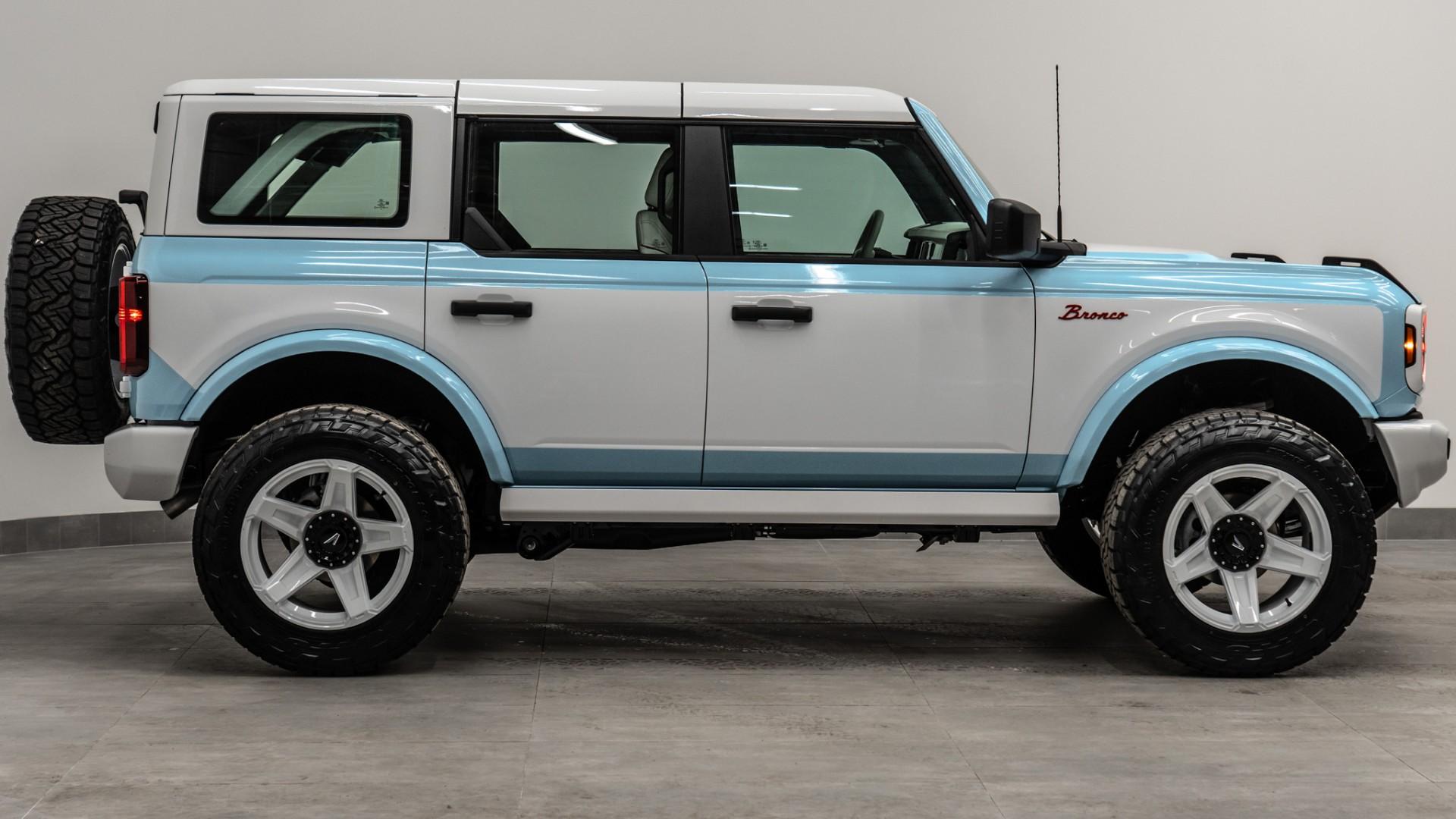 2026 FORD BRONCO 4X4 in Baby Blue, photo 15 of 41