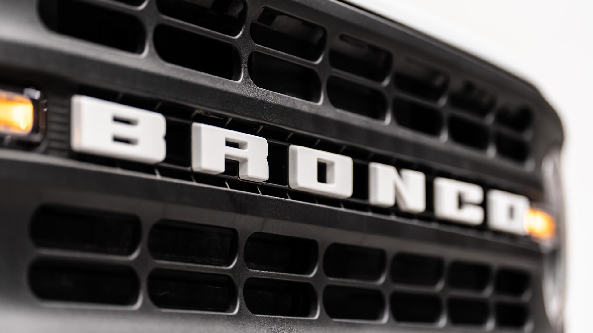 2025 FORD BRONCO in White, photo 23 of 48