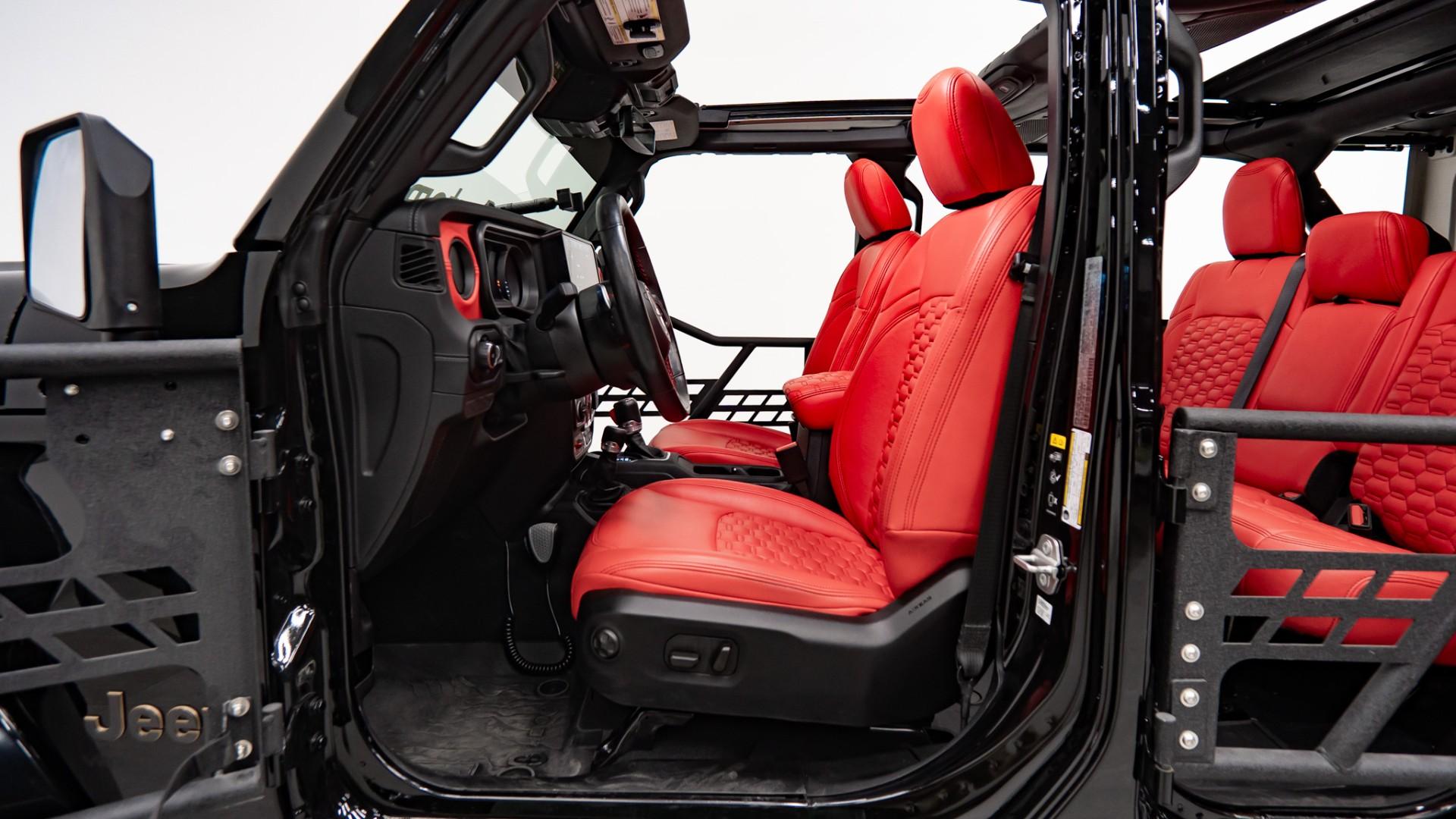 2024 JEEP WRANGLER in BLACK CLEARCOAT, photo 29 of 60