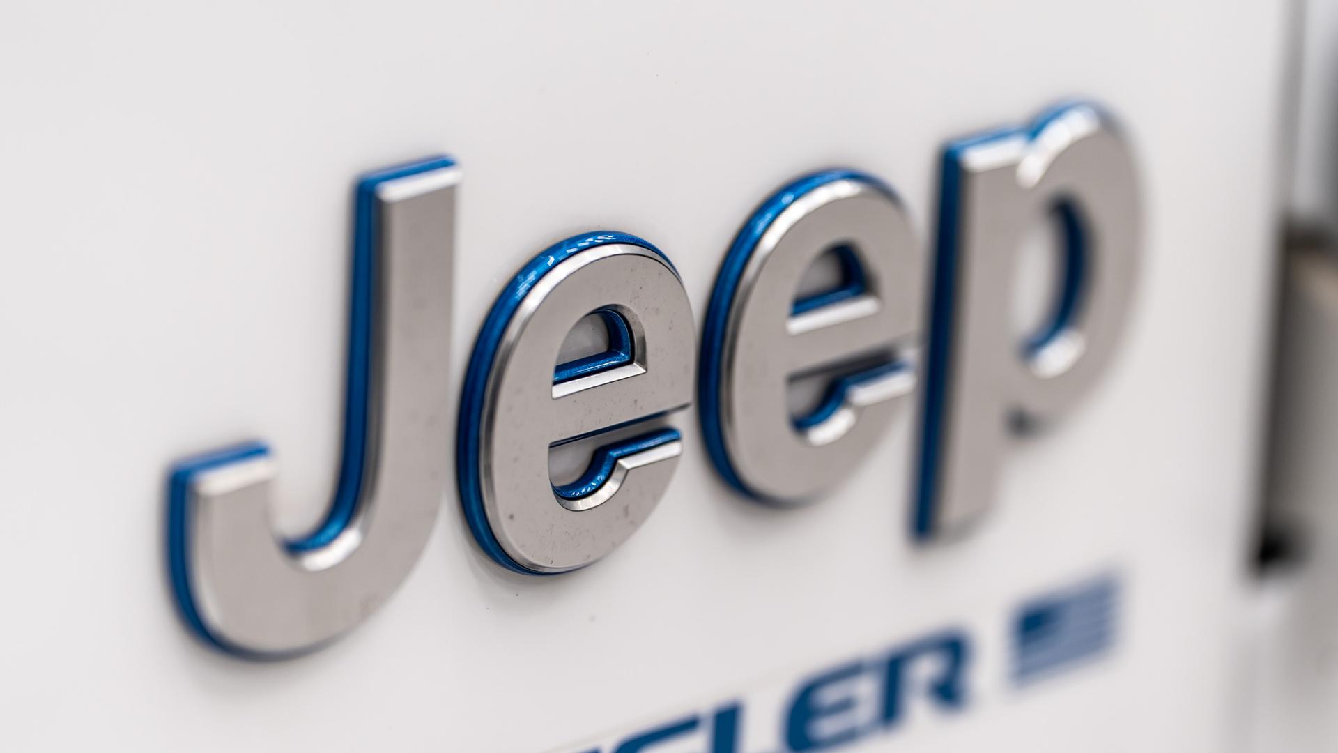 2023 JEEP WRANGLER 4XE in White, photo 56 of 60