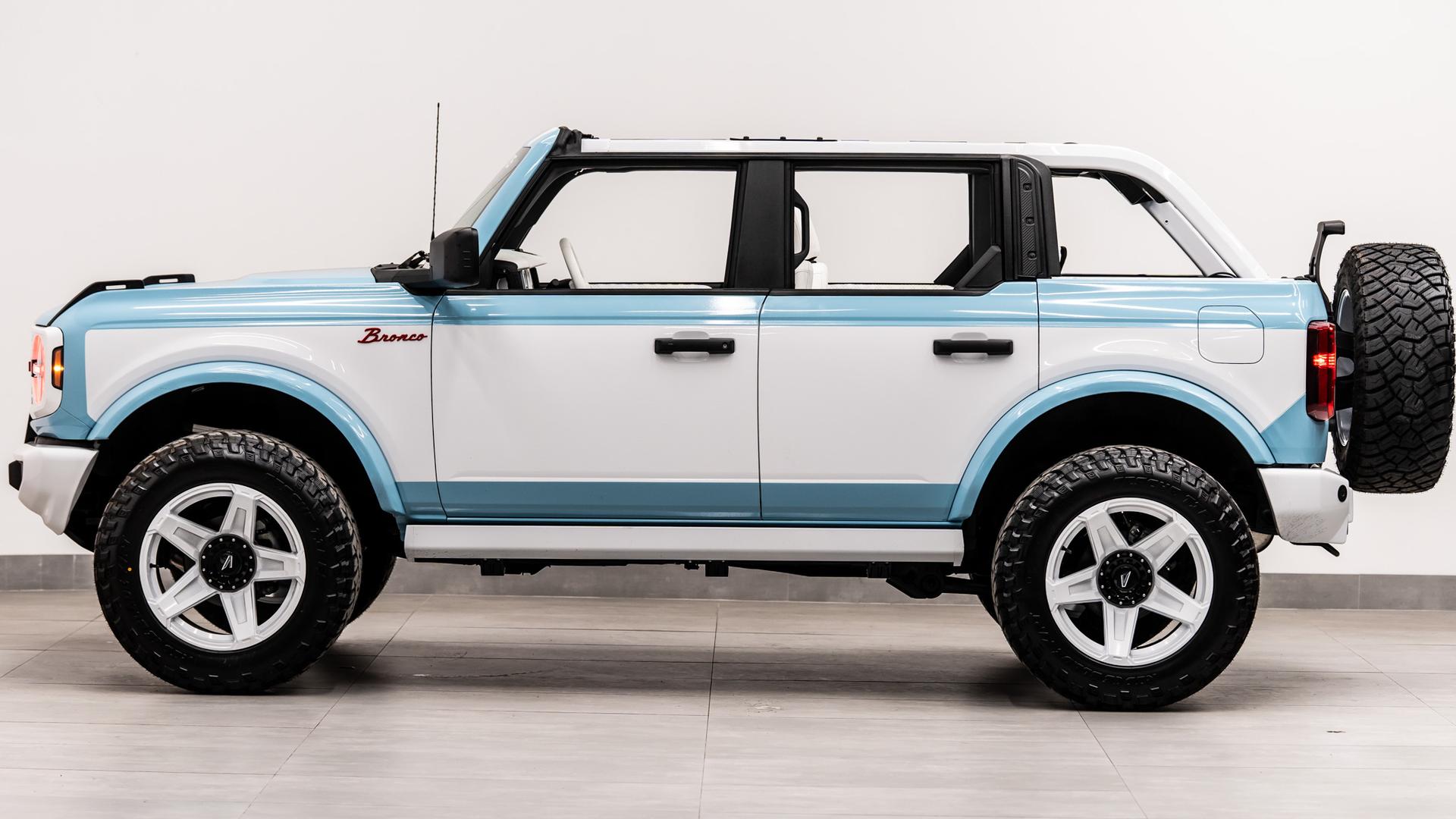 2025 FORD BRONCO in Baby Blue, photo 16 of 60