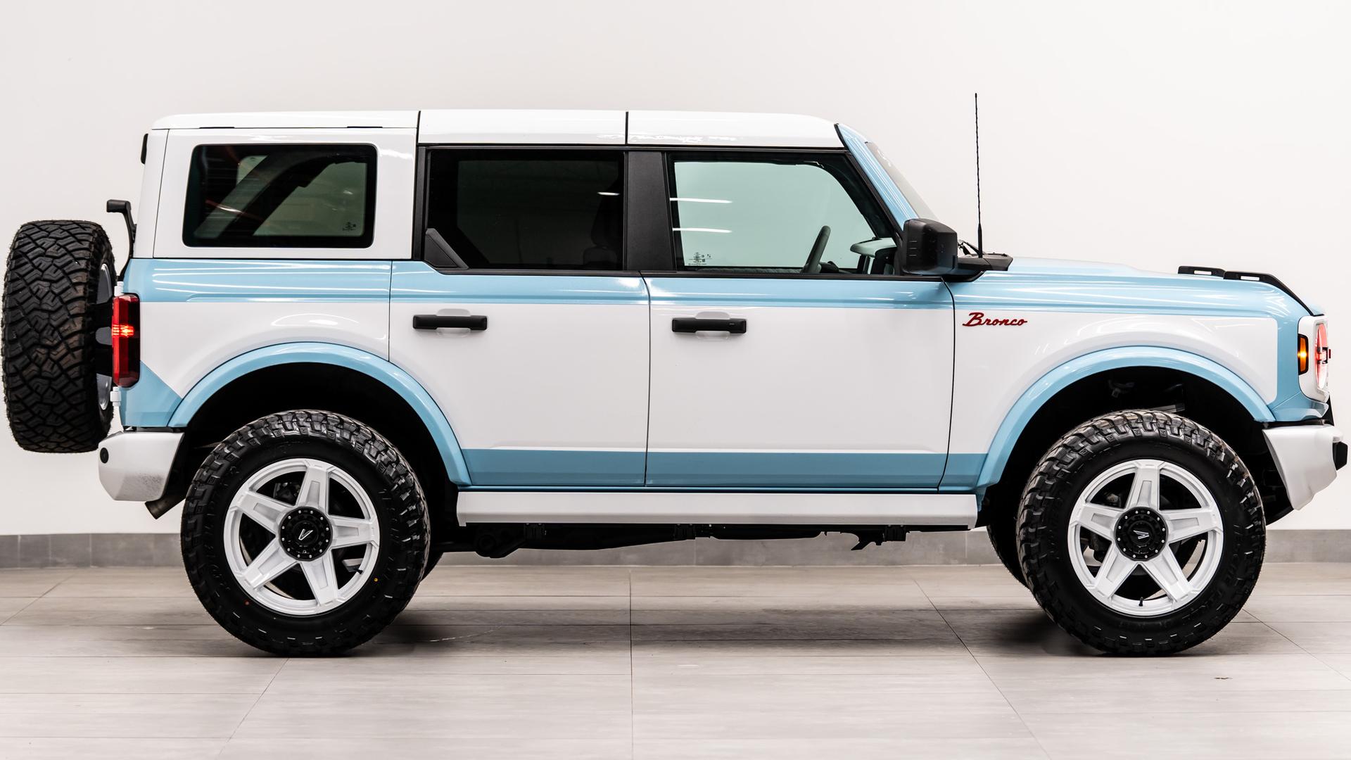 2025 FORD BRONCO in Baby Blue, photo 7 of 60