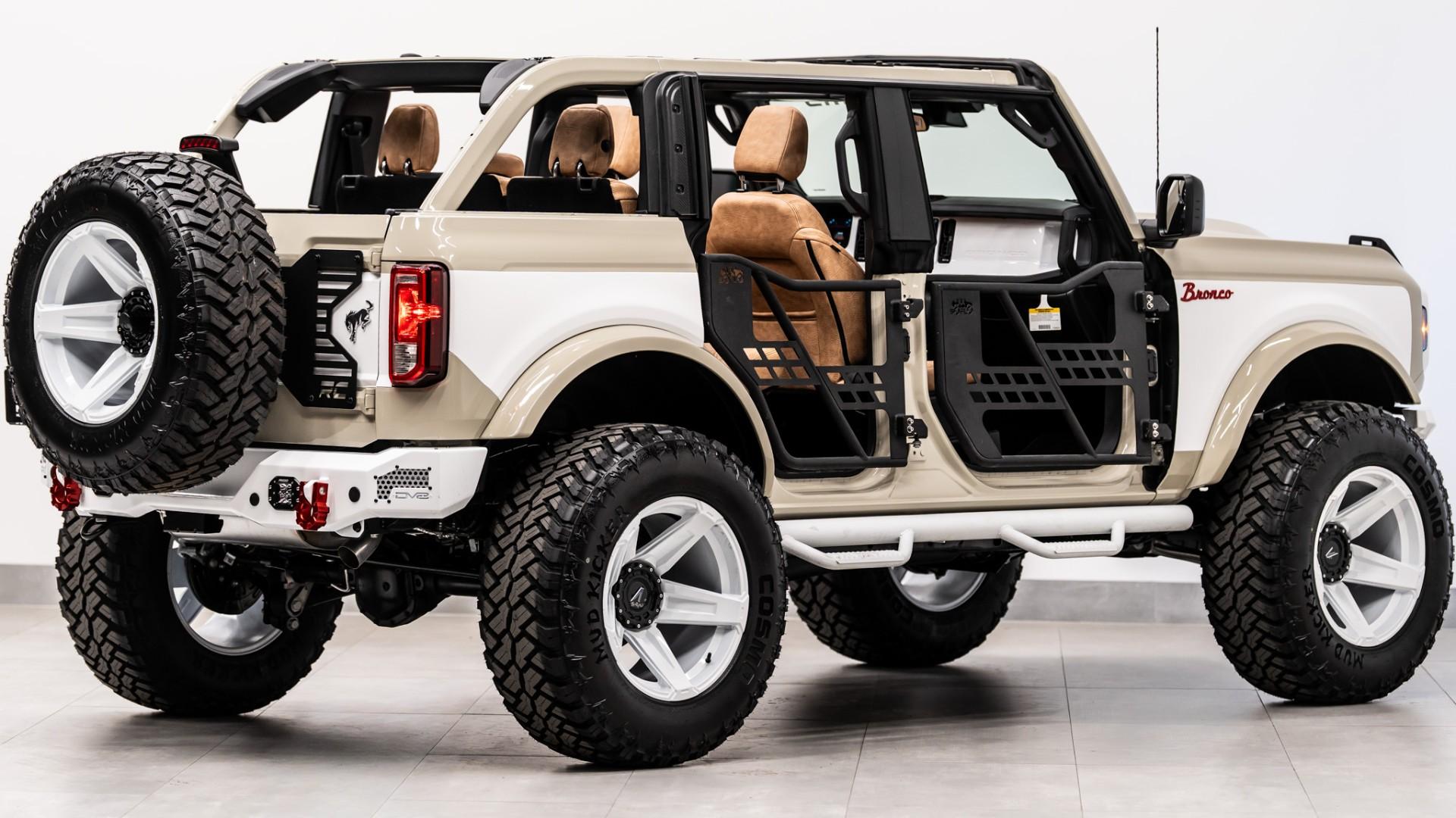 2026 FORD BRONCO in Tan, photo 15 of 60