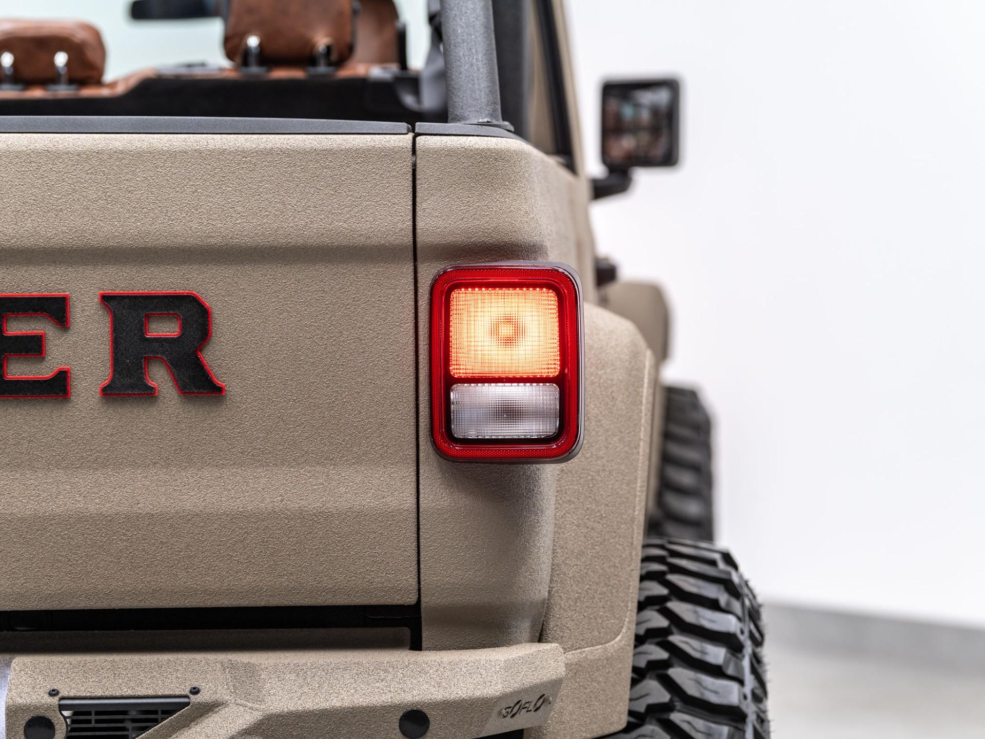 2026 JEEP GLADIATOR 4X4 in Tan, photo 24 of 59