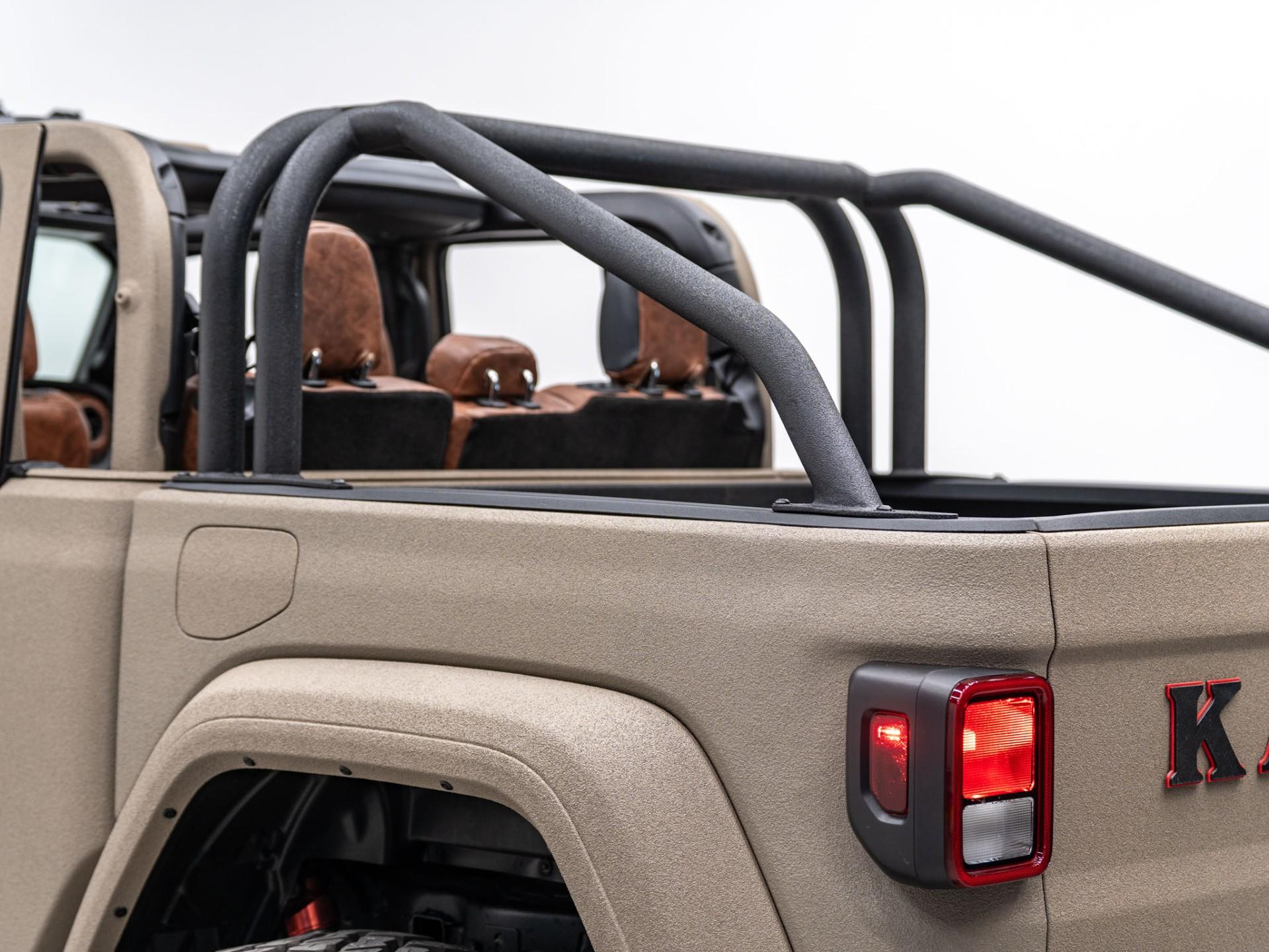 2026 JEEP GLADIATOR 4X4 in Tan, photo 35 of 59