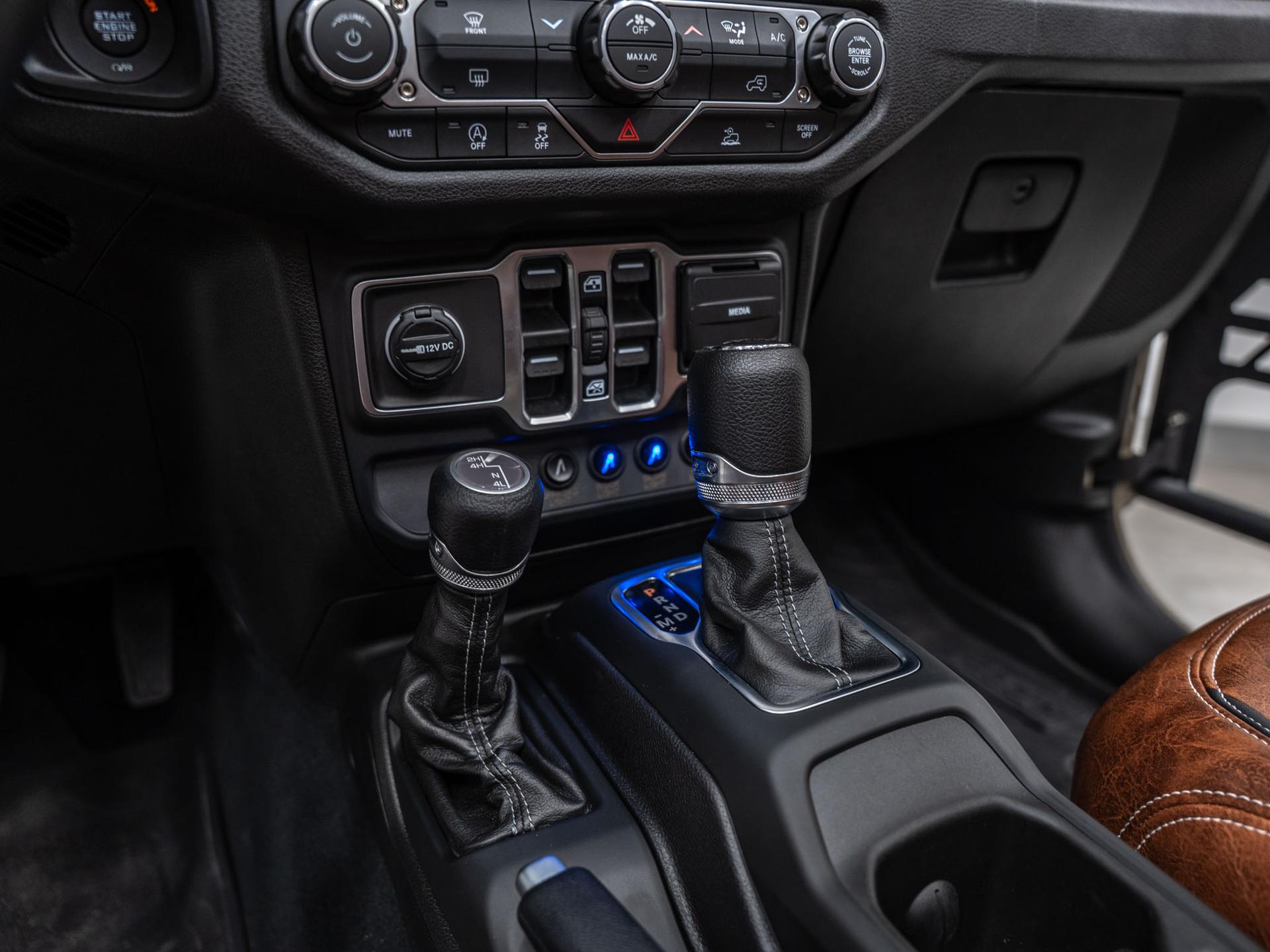 2026 JEEP GLADIATOR 4X4 in Tan, photo 51 of 59