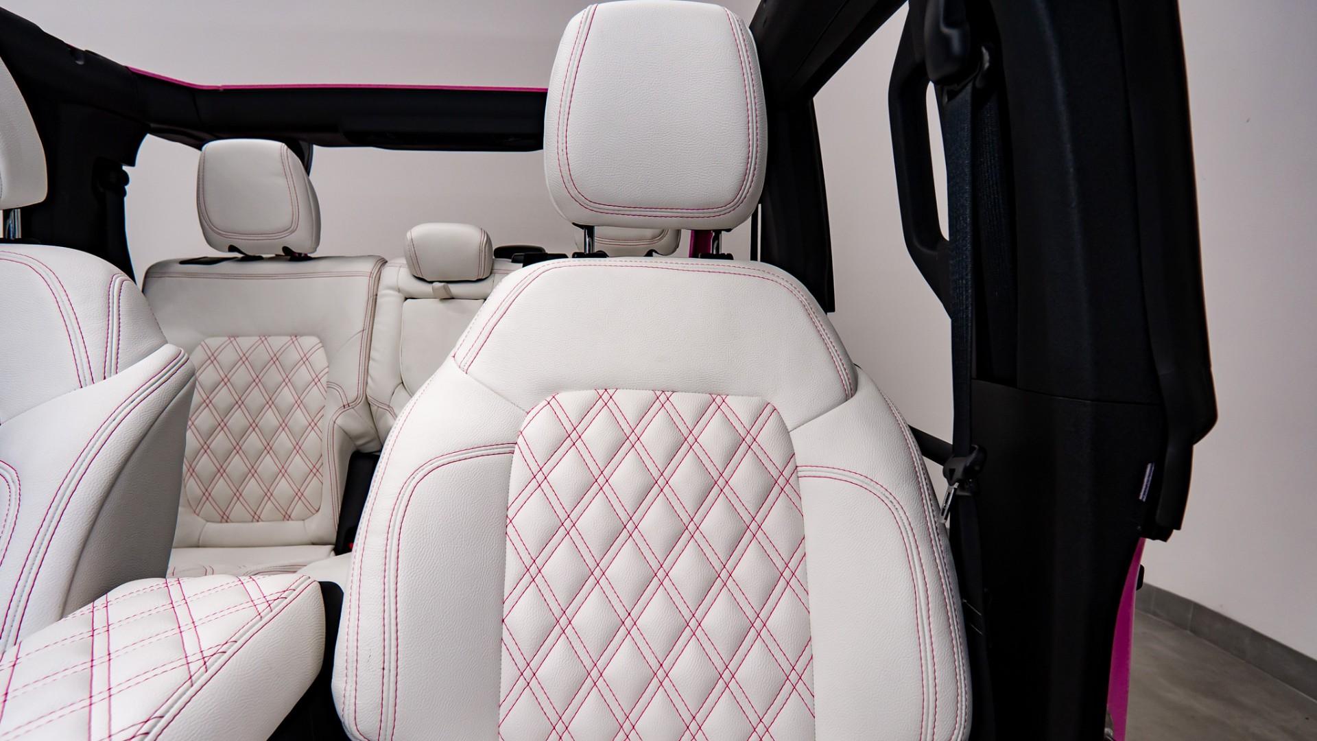 2025 FORD BRONCO in Pink, photo 36 of 60