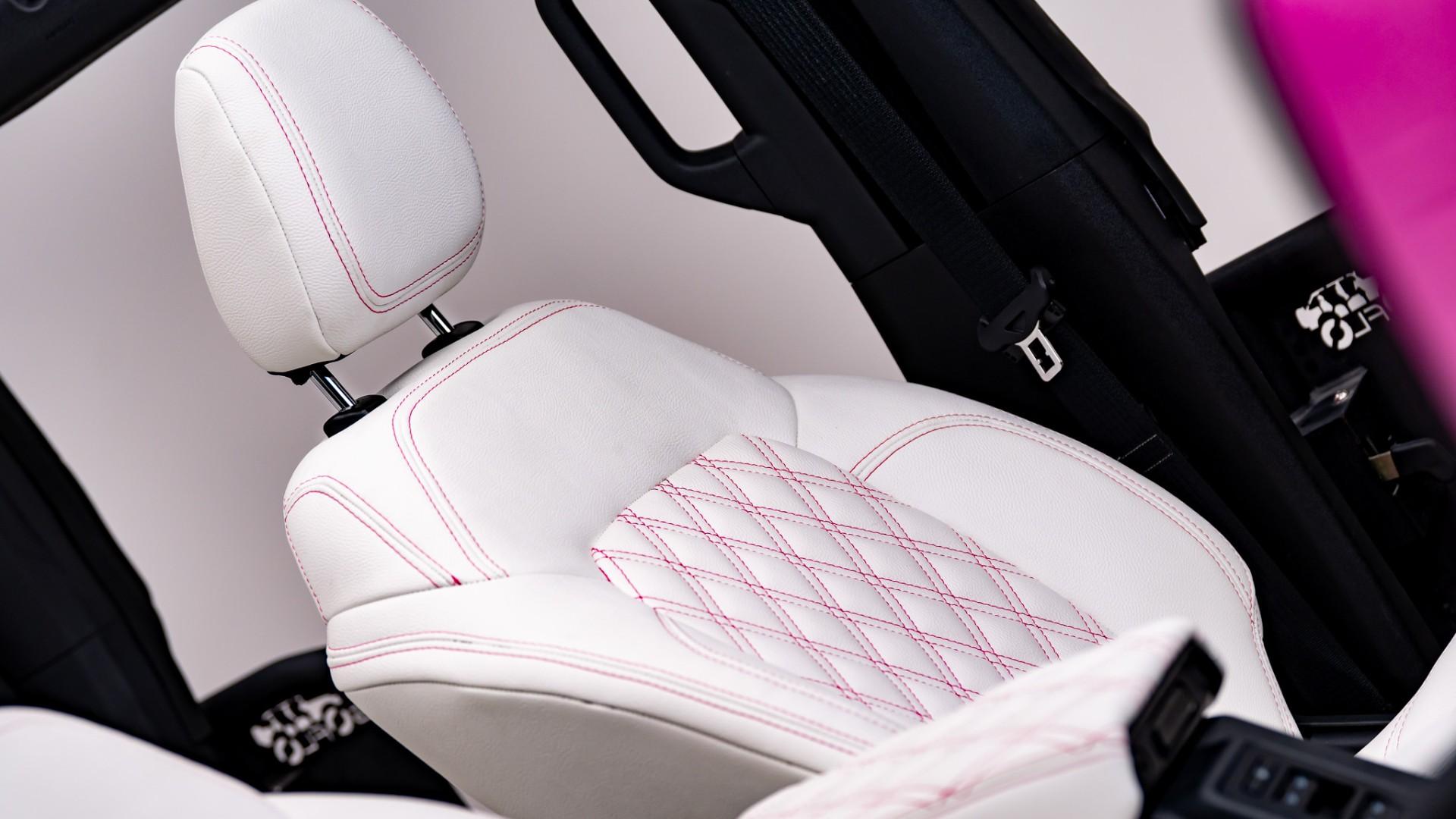 2025 FORD BRONCO in Pink, photo 39 of 60