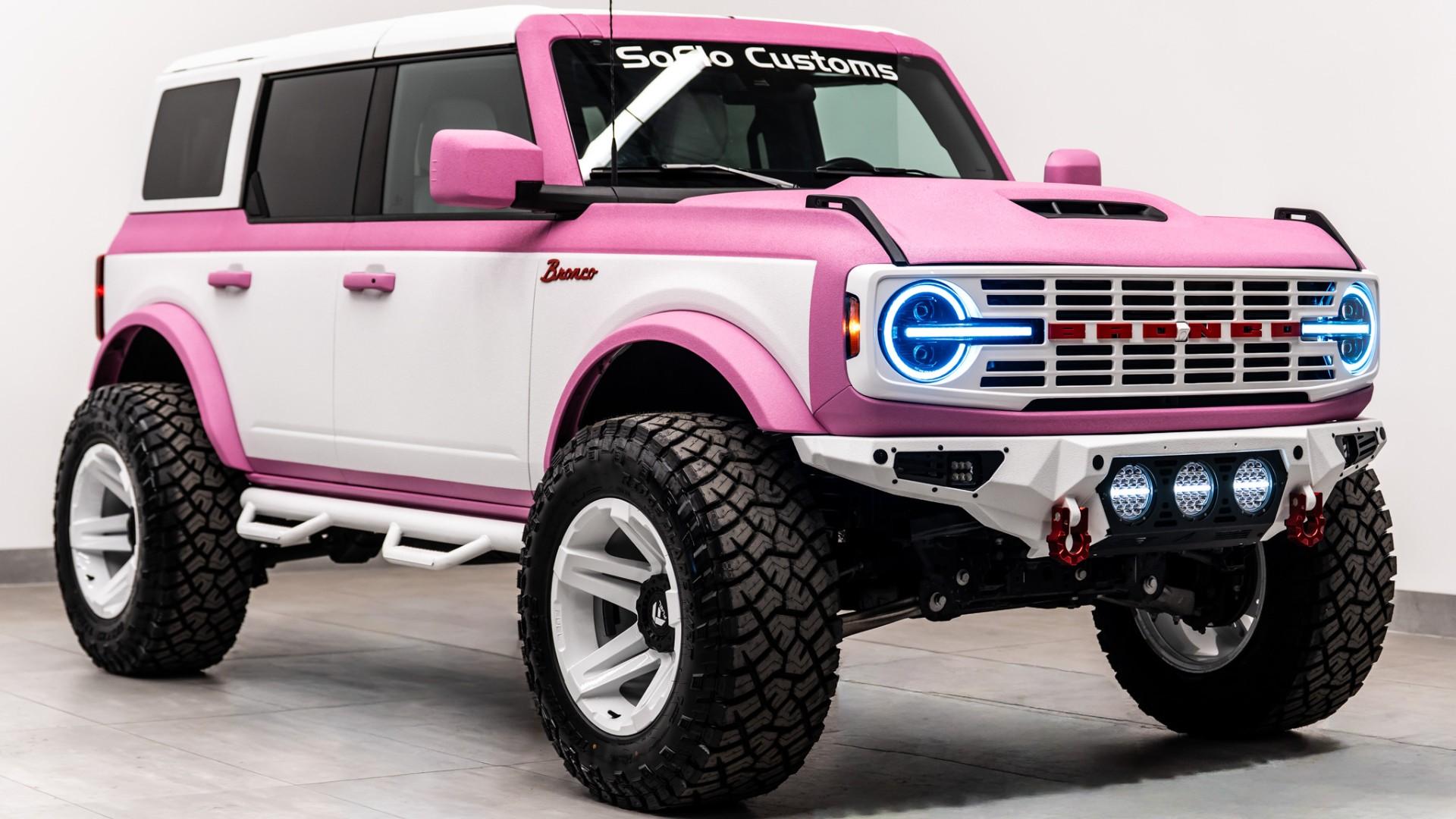 2025 FORD BRONCO in Pink, photo 5 of 60