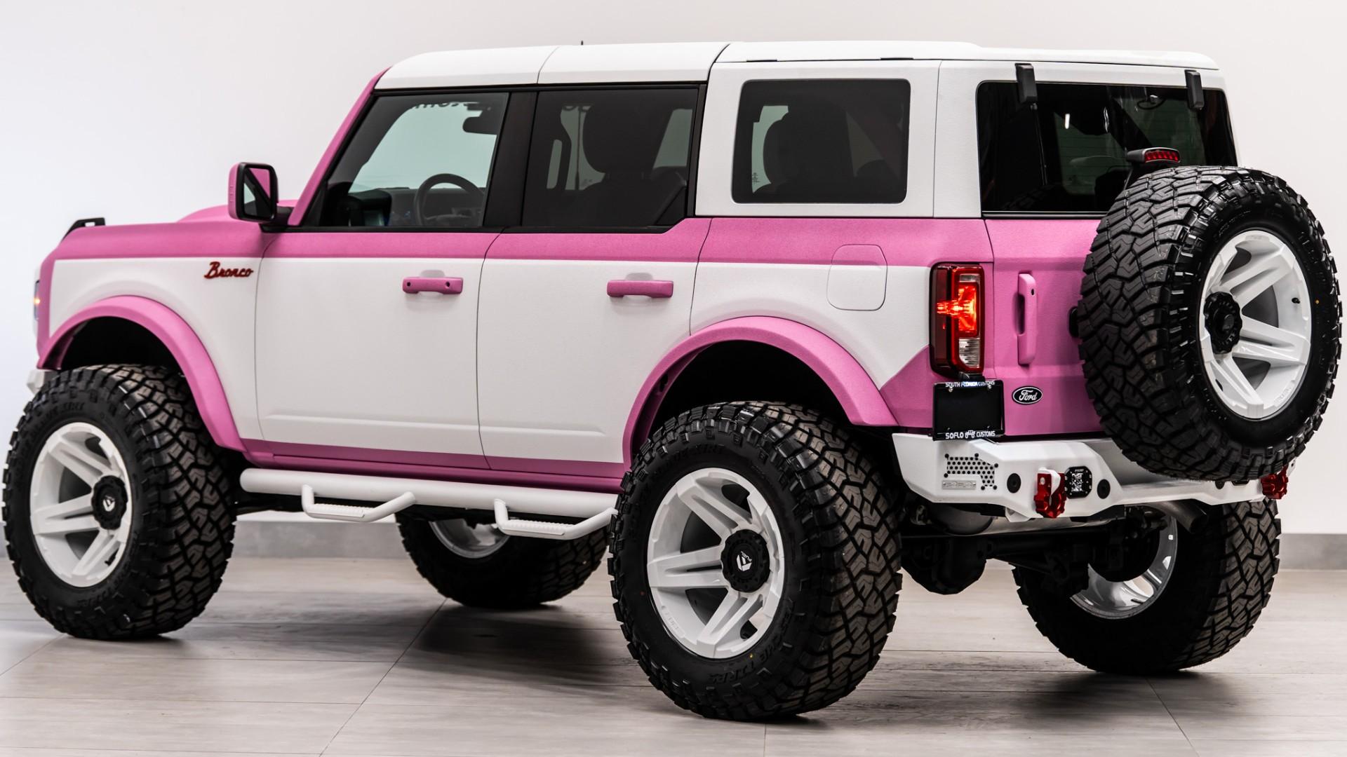 2025 FORD BRONCO in Pink, photo 10 of 60