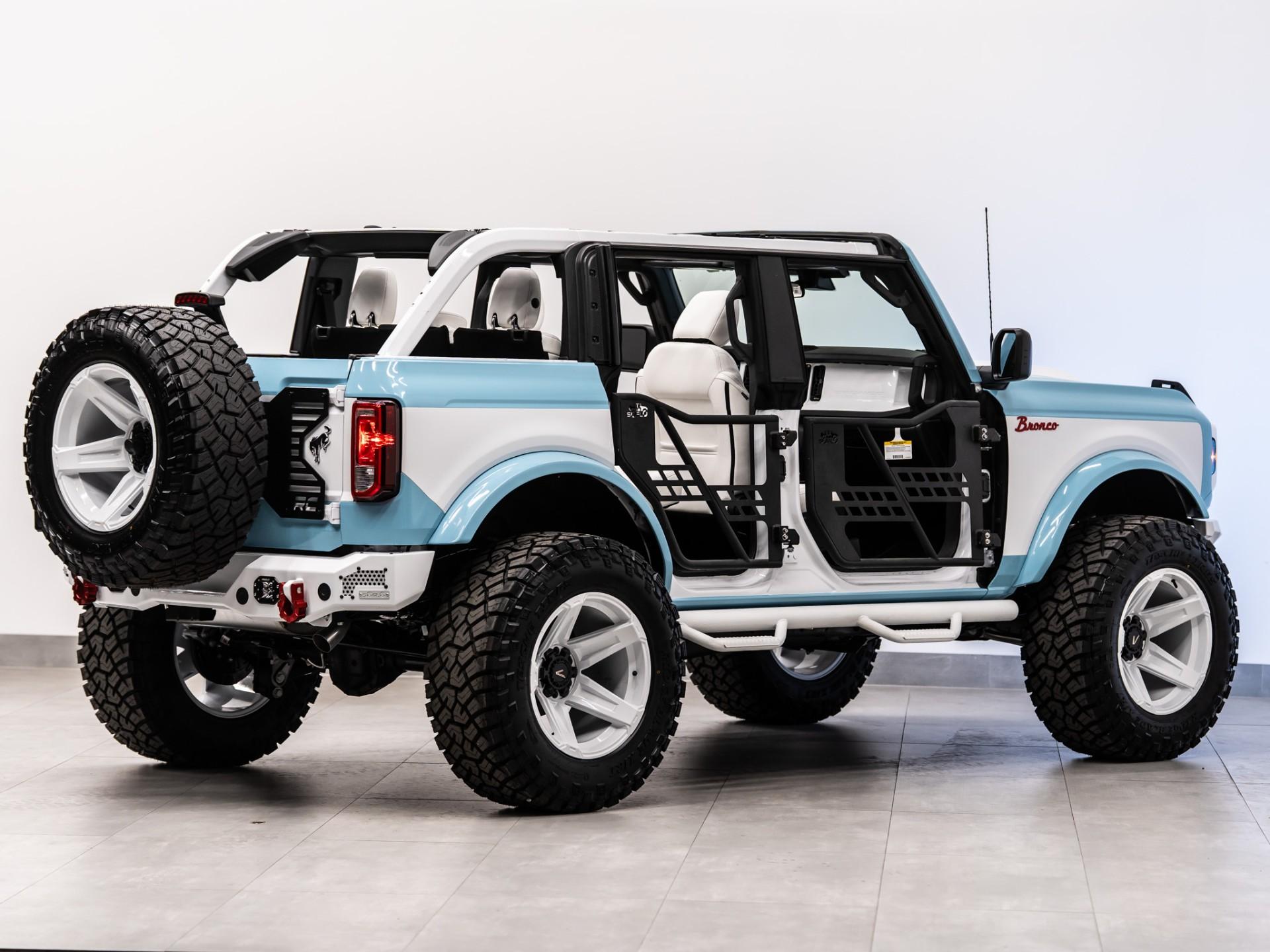 2026 FORD BRONCO 4X4 in Baby Blue, photo 13 of 58
