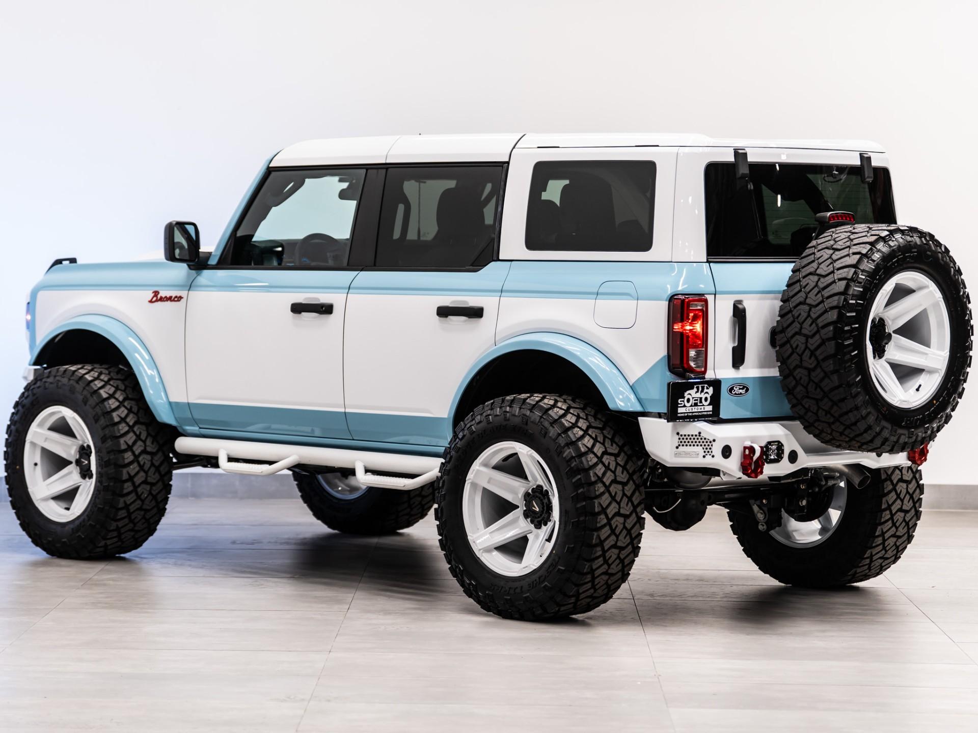 2026 FORD BRONCO 4X4 in Baby Blue, photo 10 of 58