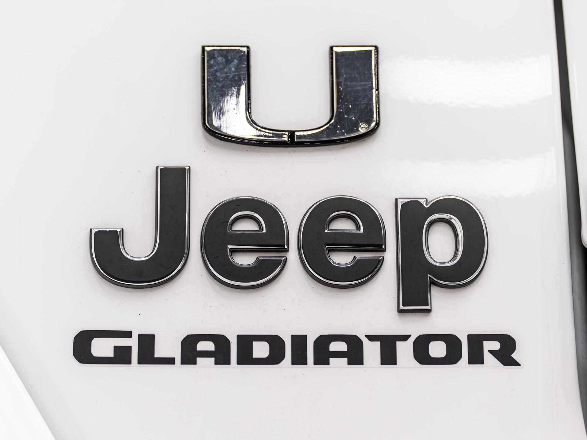 2021 JEEP GLADIATOR 4X4 in Bright White Clearcoat, photo 57 of 60