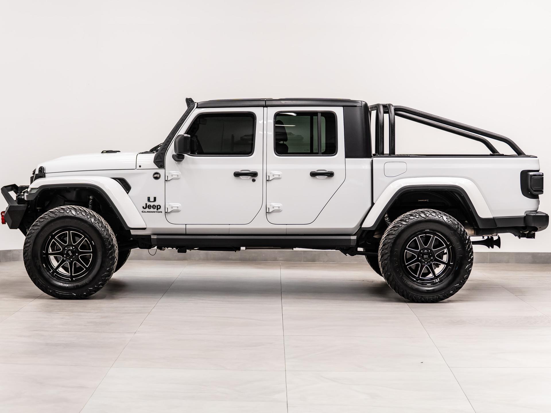 2021 JEEP GLADIATOR 4X4 in Bright White Clearcoat, photo 11 of 60