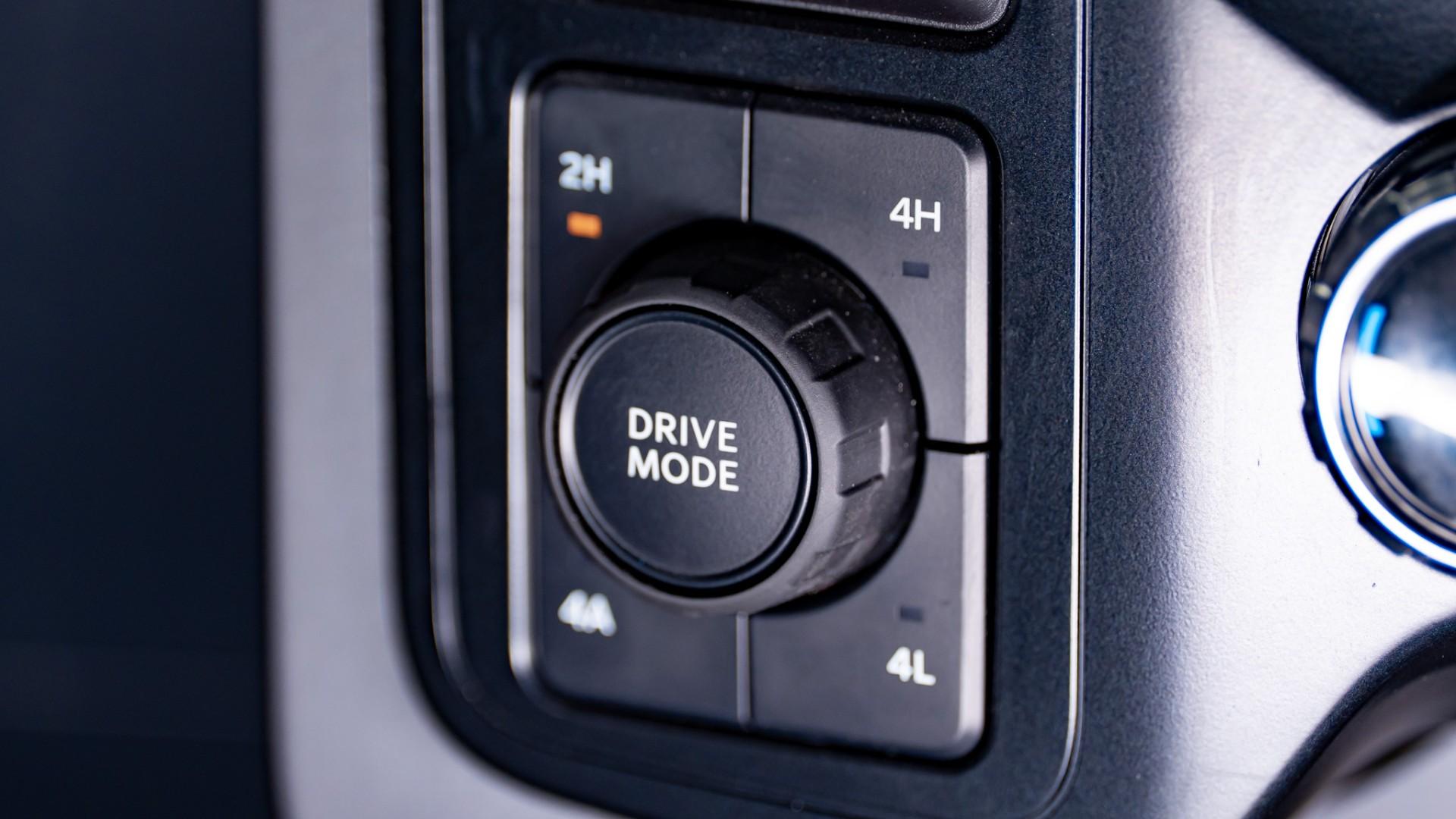 2024 FORD F-150 4X4 LARIAT in Agate Black Metallic, photo 53 of 58