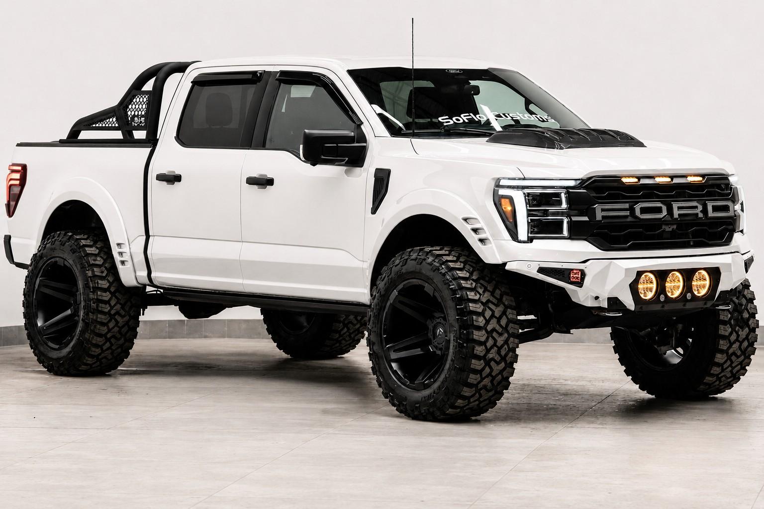2025 FORD F-150 4X4 LARIAT in Oxford White, photo 2 of 5