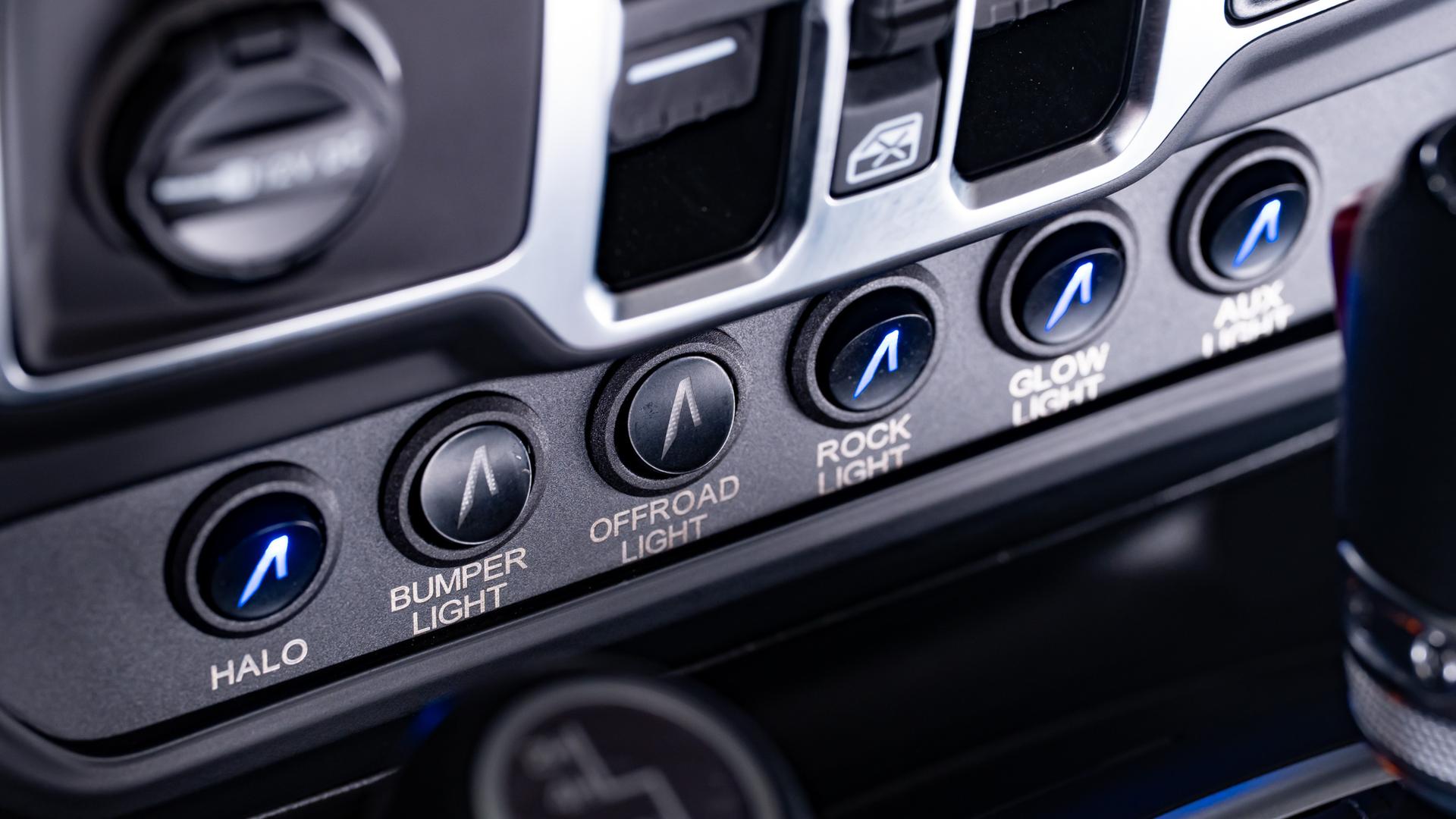 2026 JEEP GLADIATOR in Black, photo 22 of 60