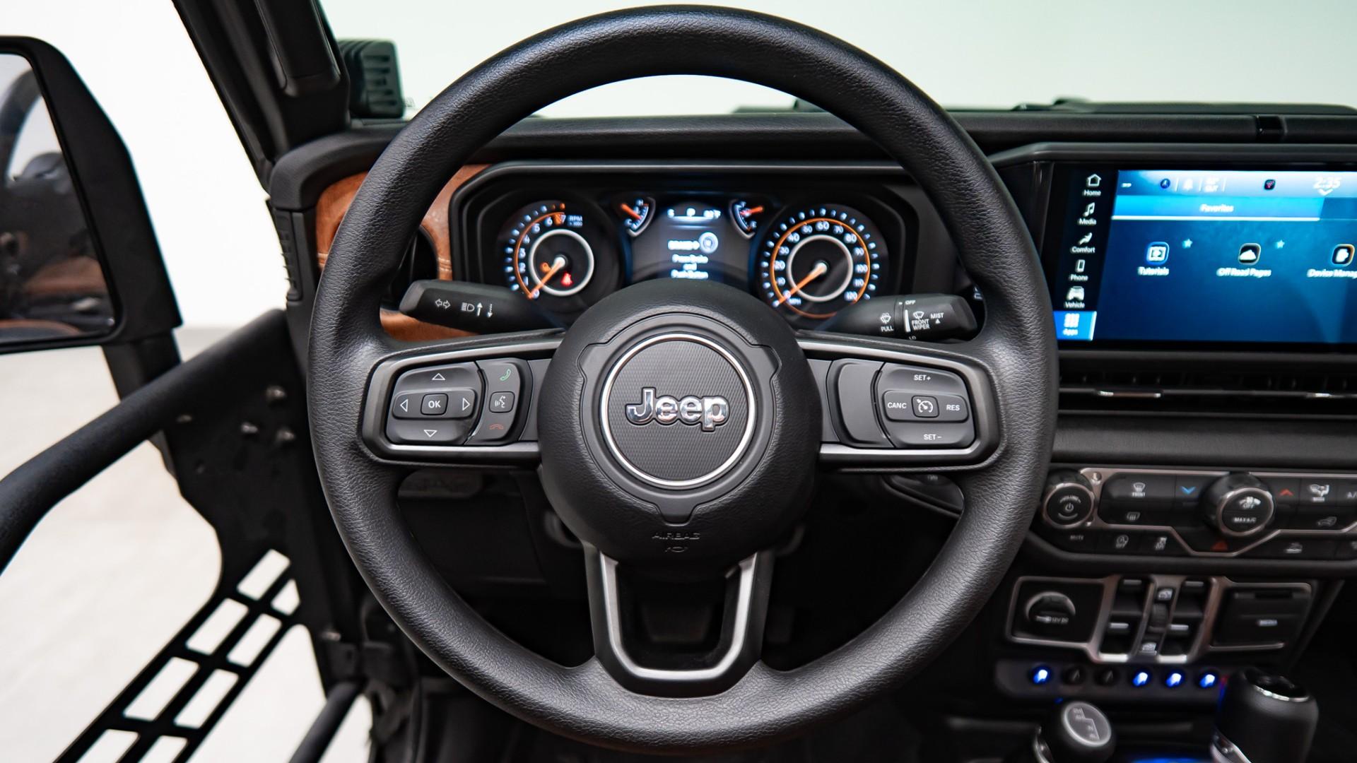 2026 JEEP GLADIATOR in Black, photo 17 of 60