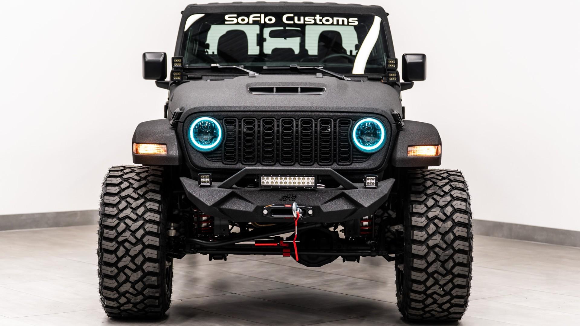 2026 JEEP GLADIATOR in Black, photo 4 of 60