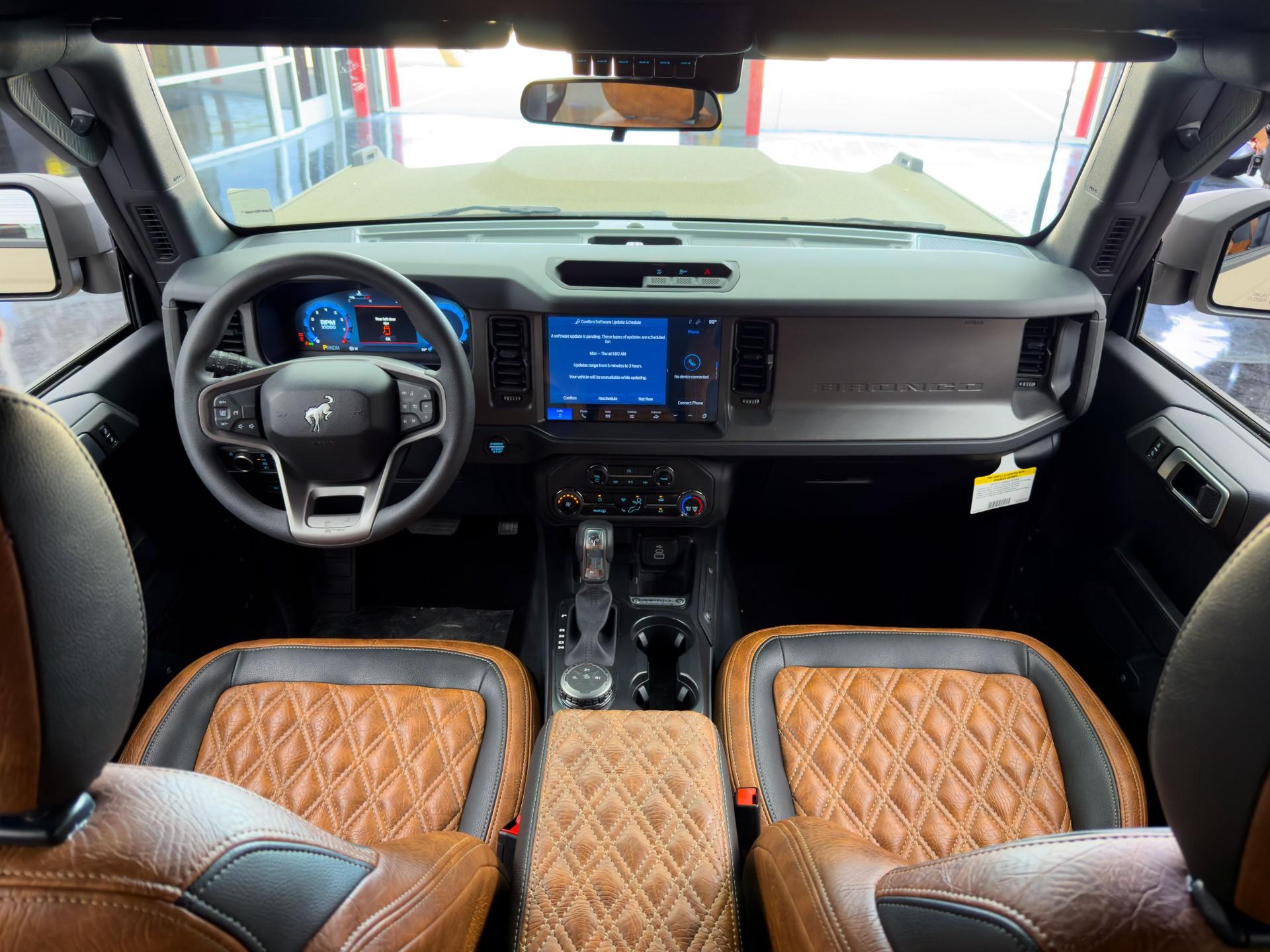 2026 FORD BRONCO 4X4 in Tan, photo 4 of 40
