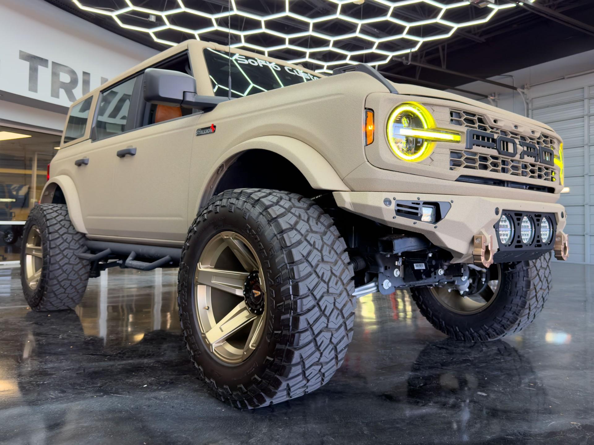 2026 FORD BRONCO 4X4 in Tan, photo 8 of 40
