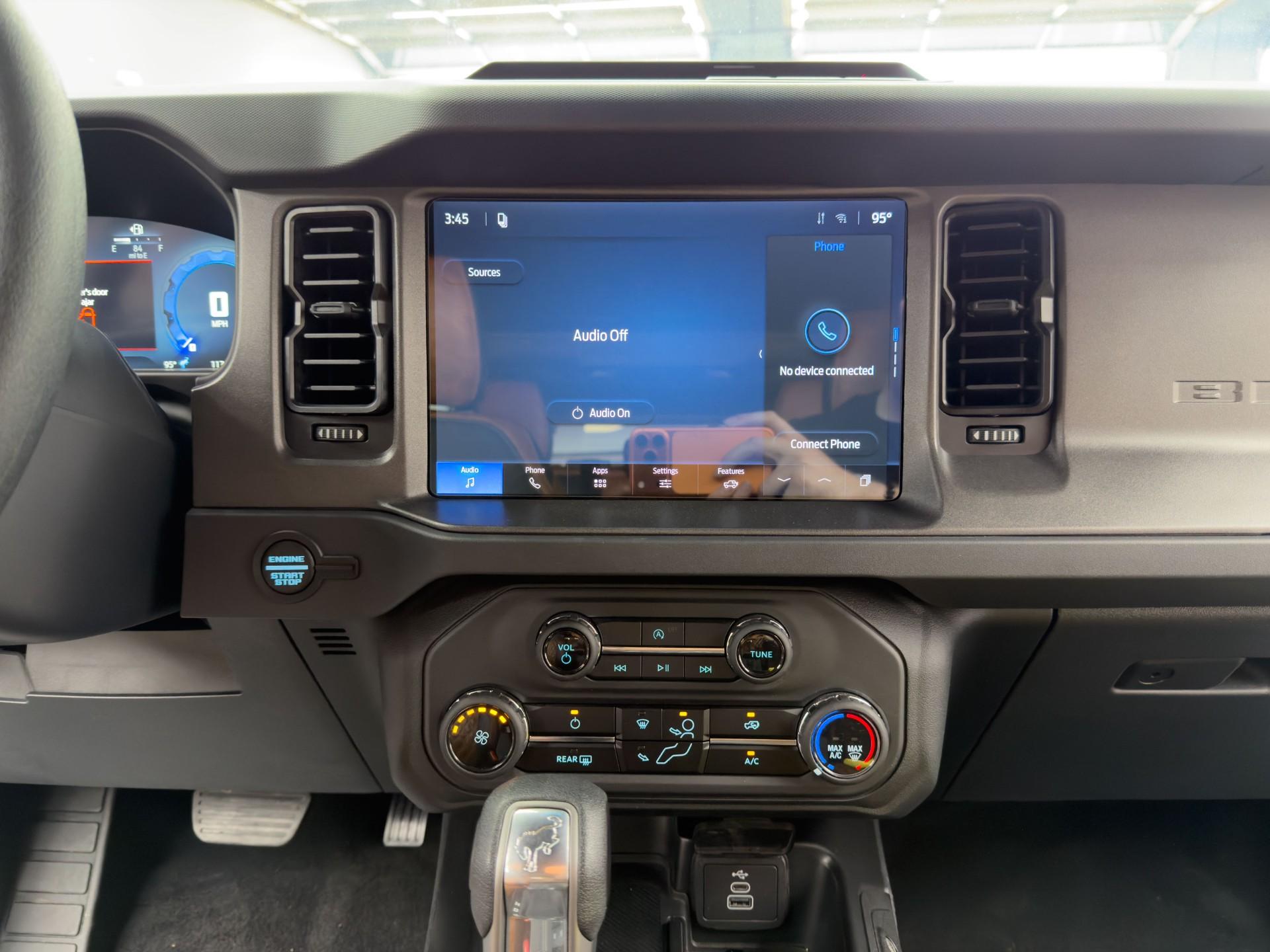 2026 FORD BRONCO 4X4 in Tan, photo 31 of 40