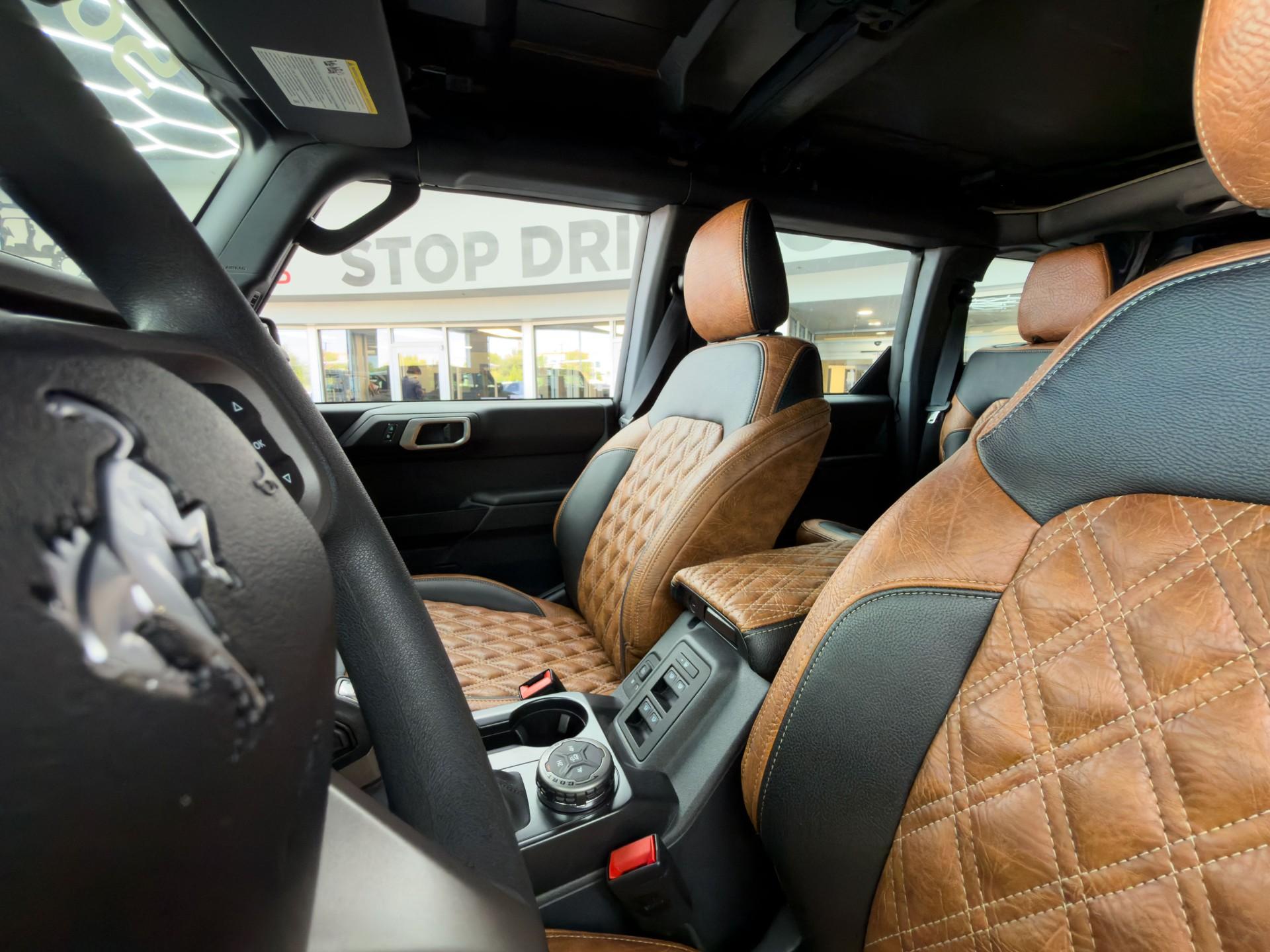 2026 FORD BRONCO 4X4 in Tan, photo 24 of 40