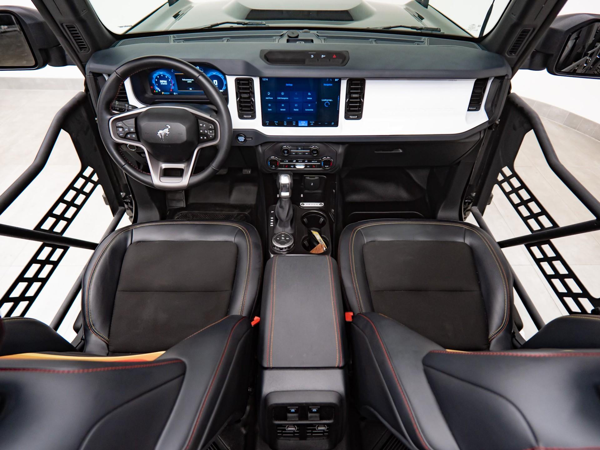 2025 FORD BRONCO 4X4 in Black, photo 28 of 60