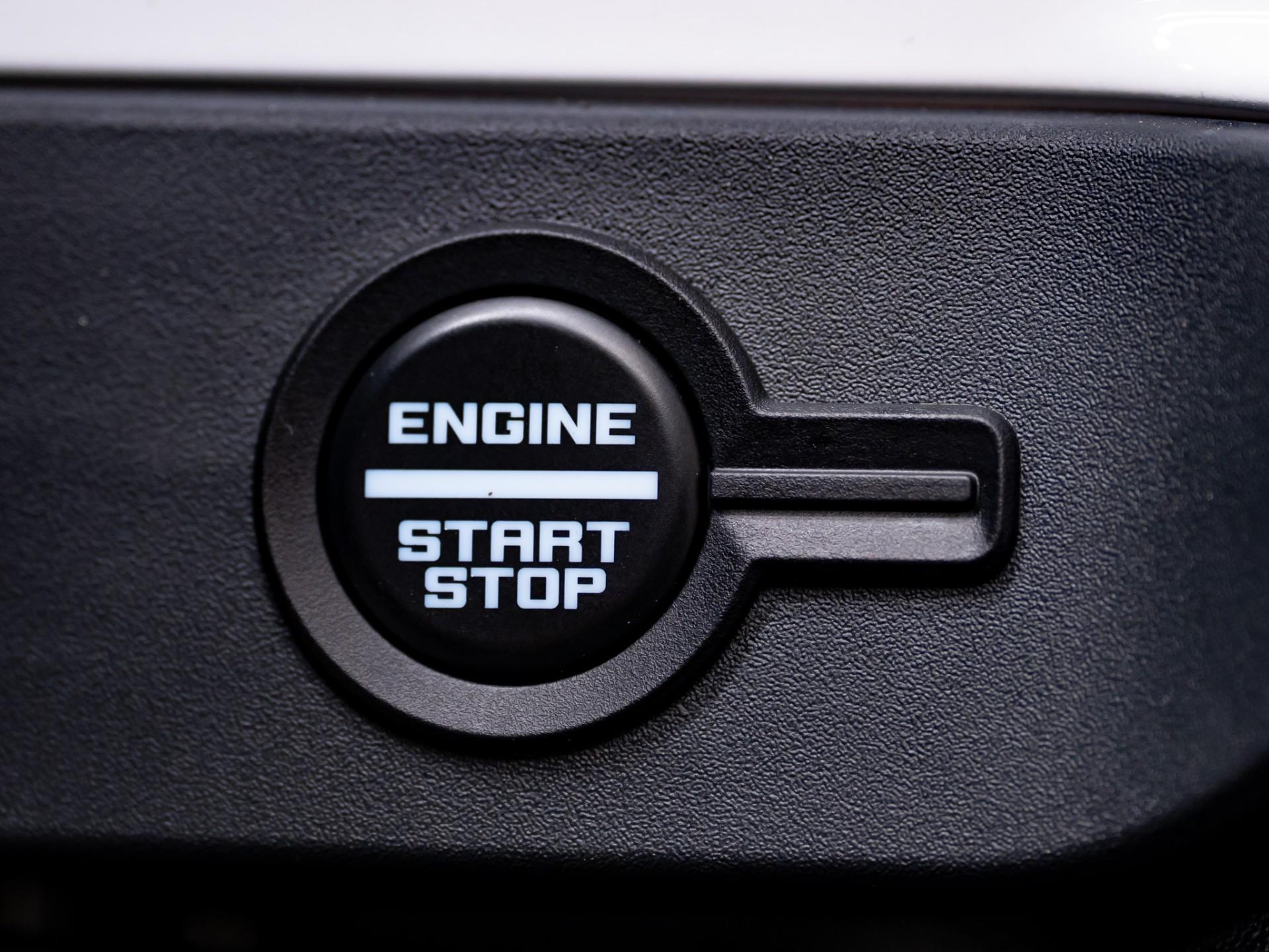 2025 FORD BRONCO 4X4 in Black, photo 34 of 60