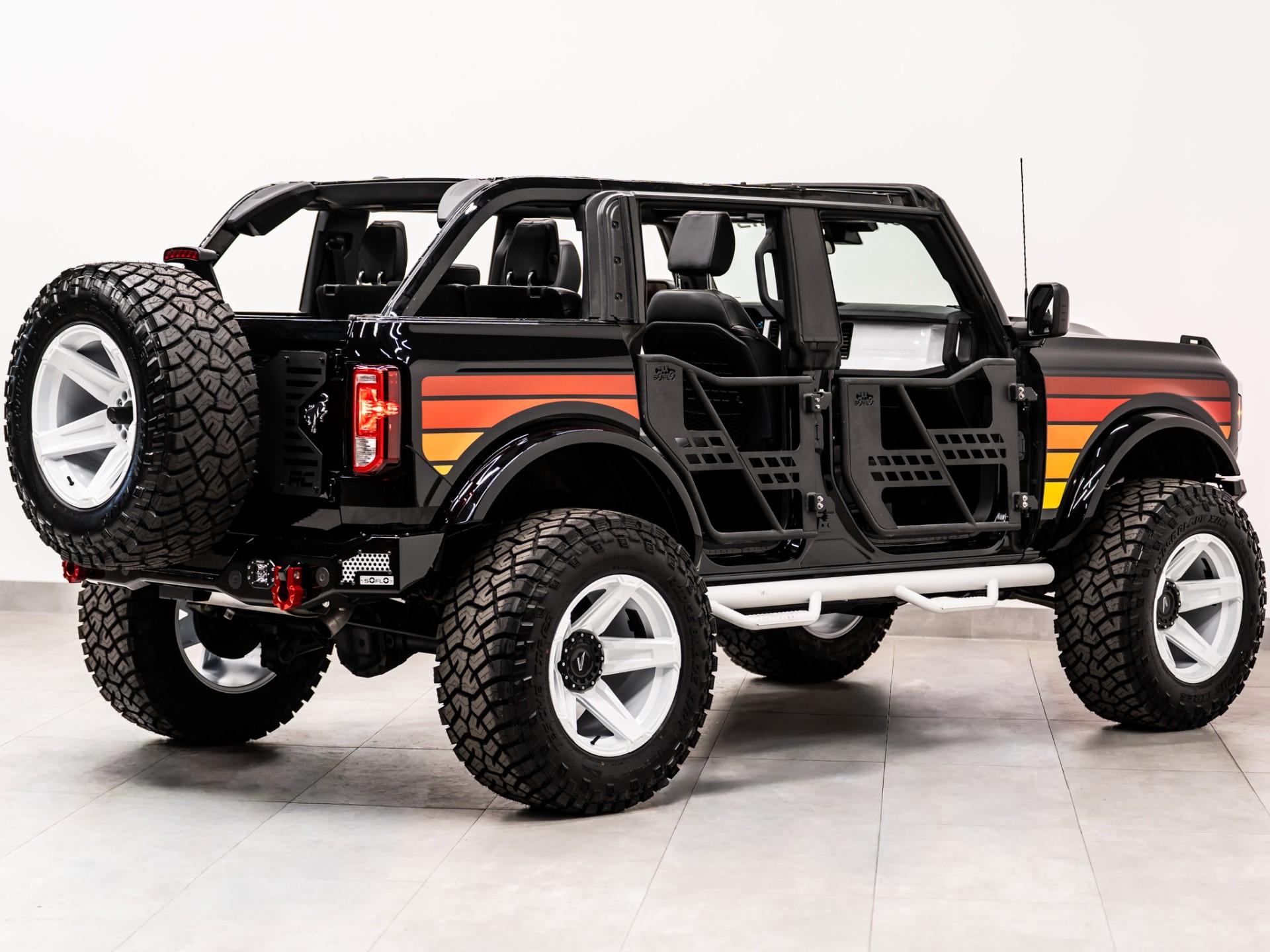 2025 FORD BRONCO 4X4 in Black, photo 14 of 60