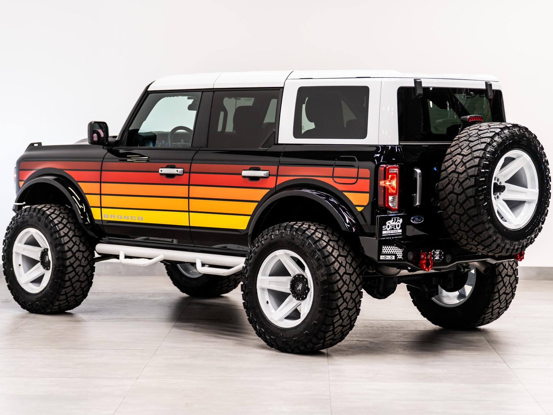 2025 FORD BRONCO 4X4 in Black, photo 10 of 60