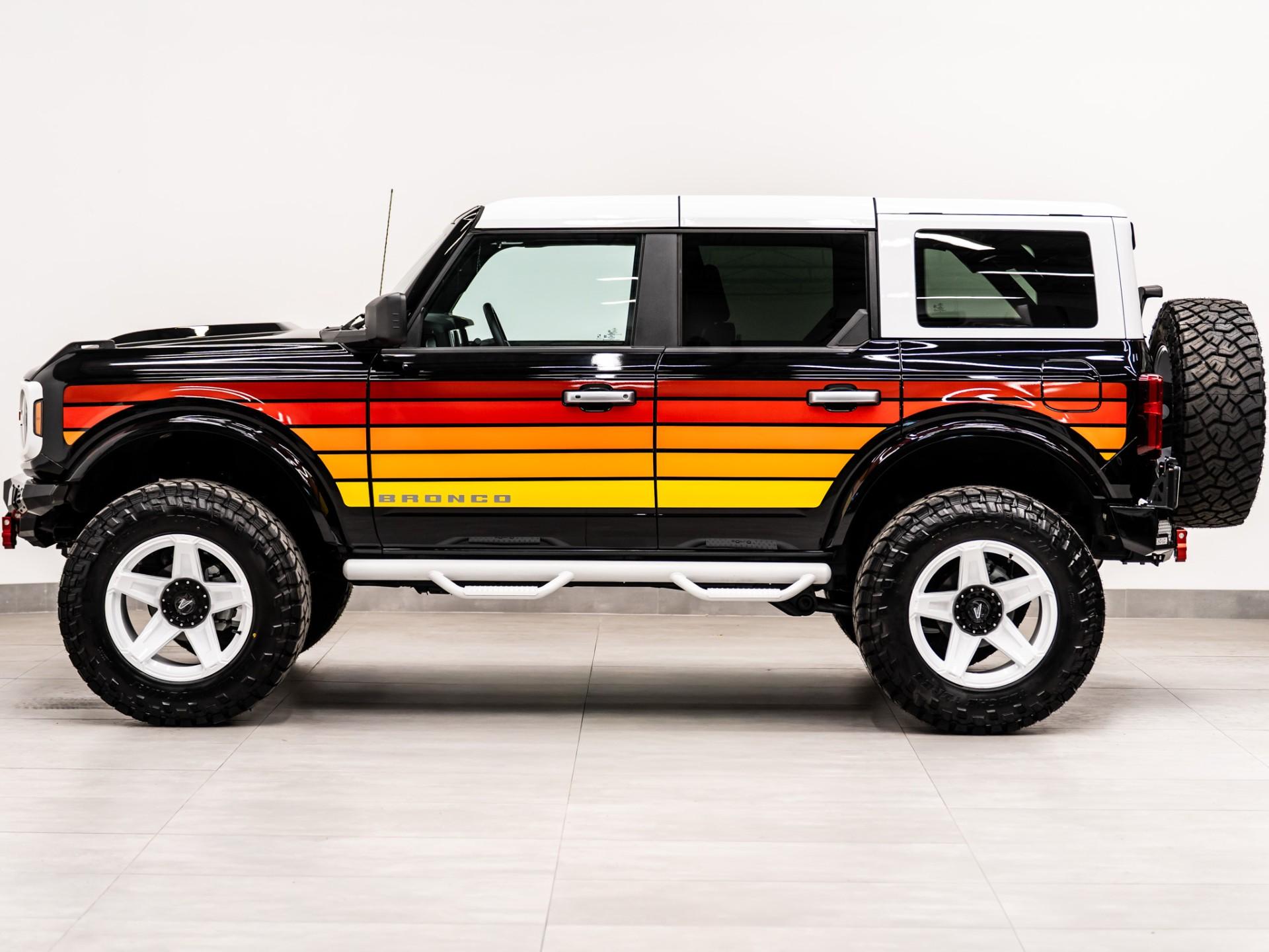 2025 FORD BRONCO 4X4 in Black, photo 11 of 60
