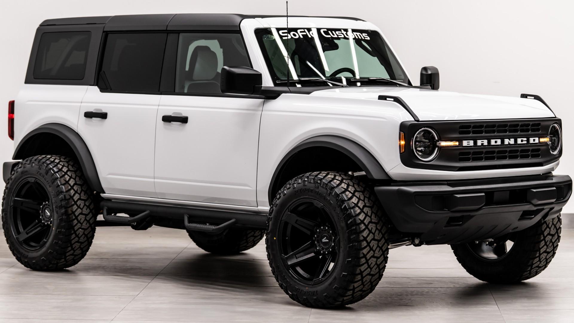 2025 FORD BRONCO in Oxford White, photo 6 of 55