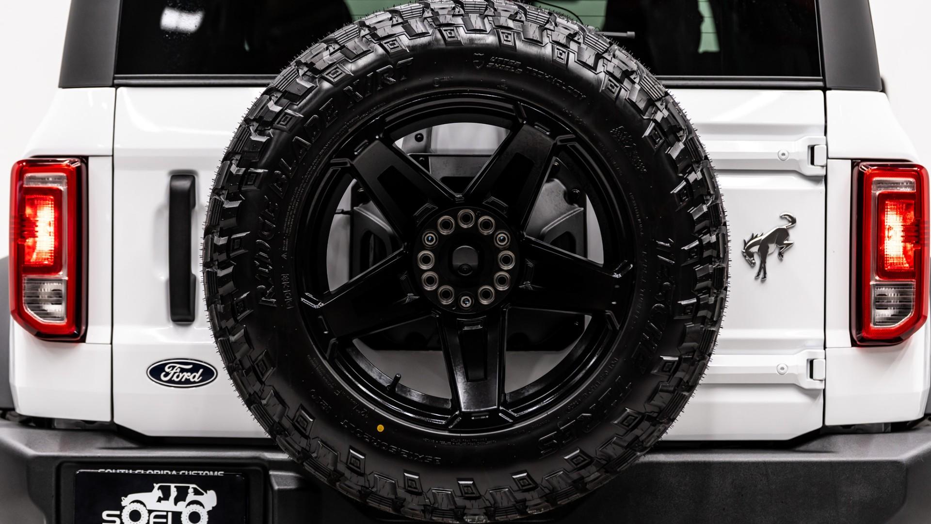 2025 FORD BRONCO in Oxford White, photo 11 of 55